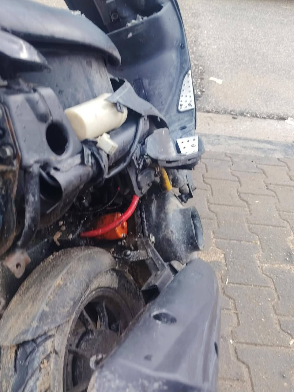 دراجه ماكس عدله للبيع غراضها كامله للبيع مفتوحه محرك 49شلعه ومعدل سعرها 350وبيها مجال وتدللون المكان نجف حي المكرمه الرقم ***********
