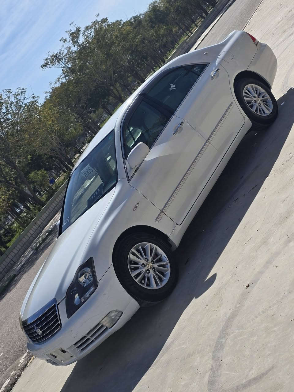 2005
مووس 
گيروو مةكينة بجووك 180
2دووگمة 
شاشة تةبريت ساردوو گةرم بةسراوة 
1بارجة بؤياخ ئةورووبا 
4تايةو ويلي لؤك 
سعري 61مةجاليكي كةم 
شوين كةلار 
***********
