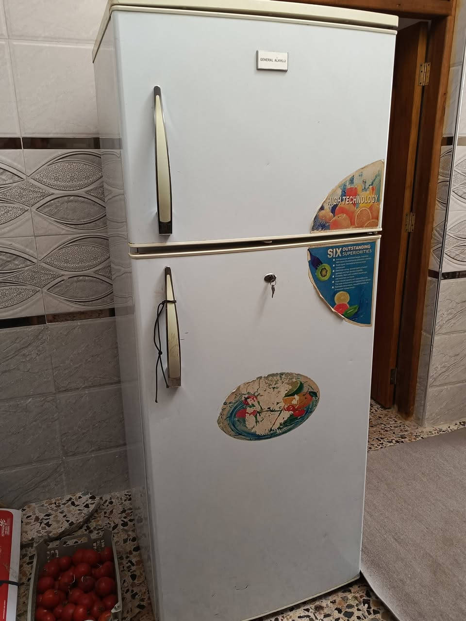 السلام عليكم ثلاجه للبيع تجميد خير من الله سعرهه 175 وبيهه مجال وكاونتر متر وربع سعره 60 مستعجل على بيعتهن كلش *********** تواصل خاص
