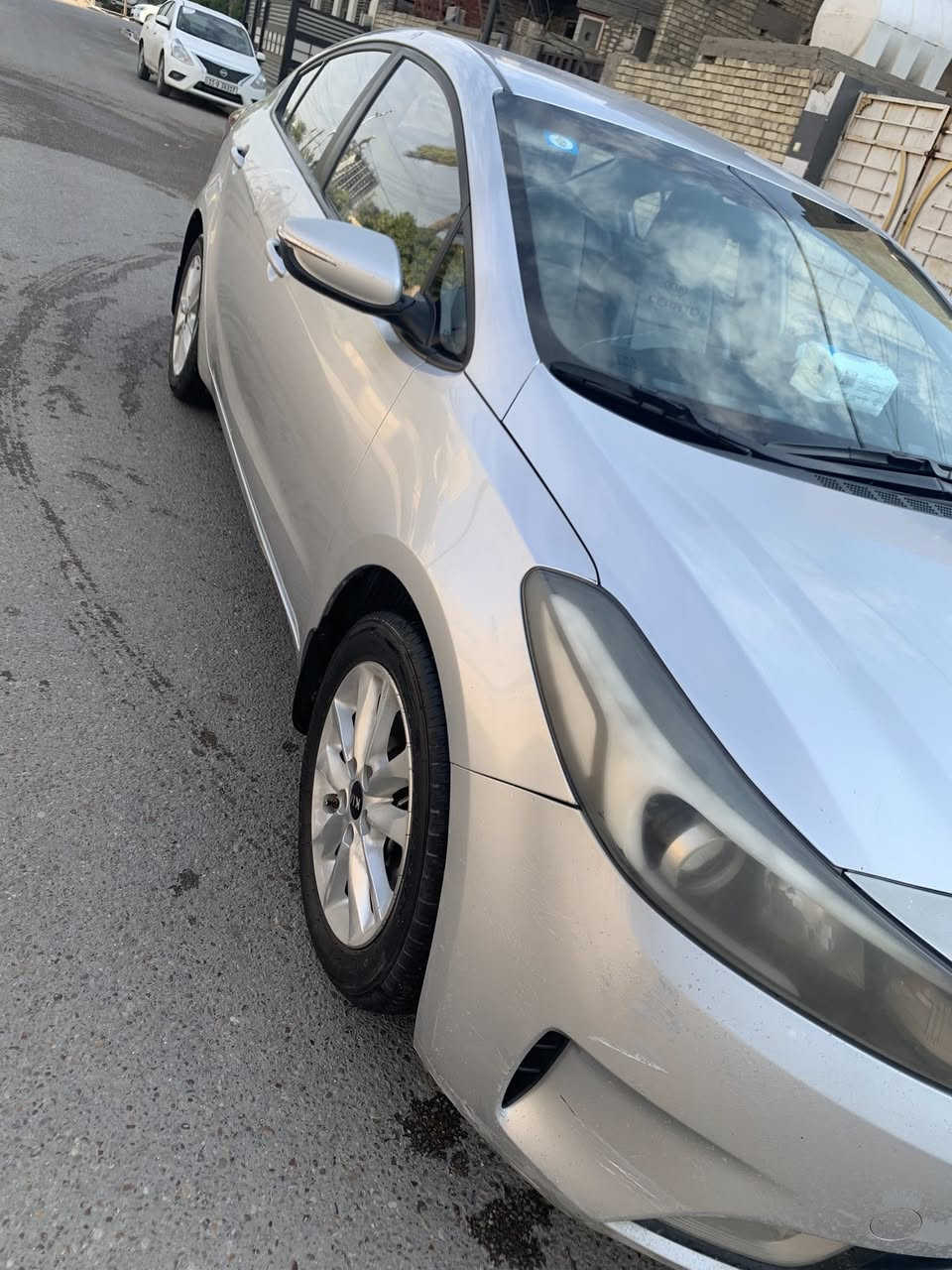 سلام عليكم 

سيارة للبيع 
سيراتو موديل 2017 
بيهة قطعتين صبغ 

السعر 128 بيهة مجال 
المحرك 1600

للاستفسار ***********
