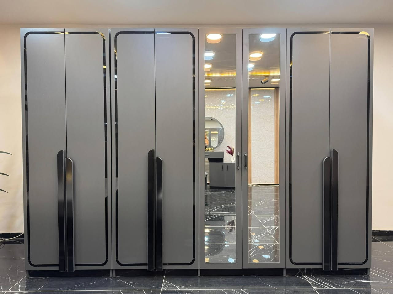 ١٠قطع للحجز واتساب ***********
