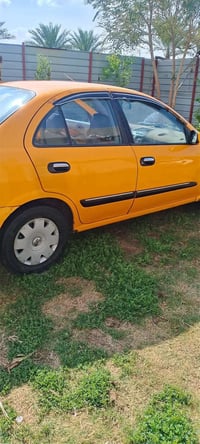 عندي سني للبيع موديل 2002 رقم بغداد  السعر 60 وبيها مجال بسيط  التواصل...