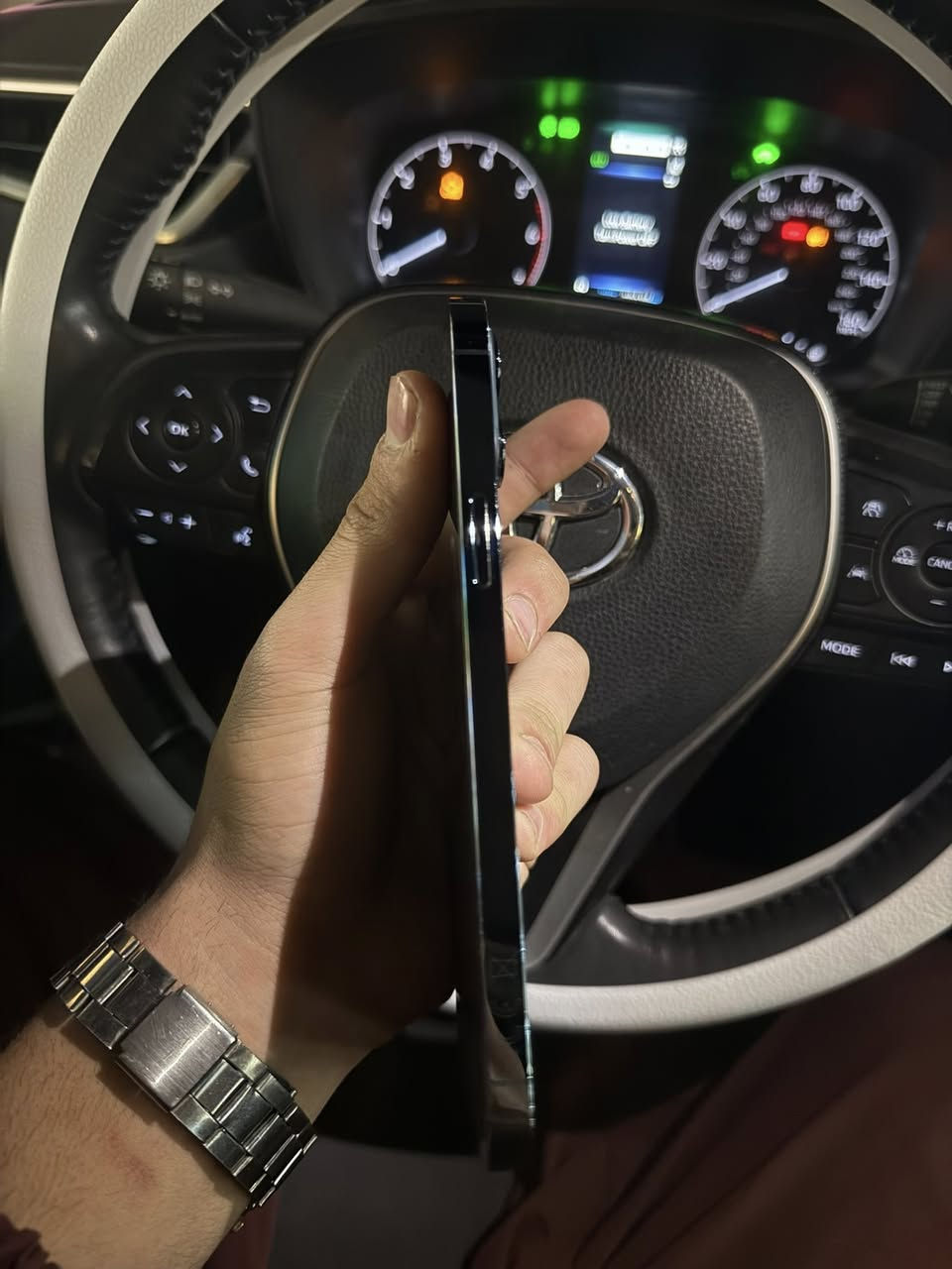 سلام عليكم 12 برو ماكس مبدل شاشه اصليه جهاز ماستر بطاريه 74 ذاكره 256 نضيف كلش بس شاشه مبدل باقي كله شغال سعر 300 مكاني بغداد بلديات ***********
