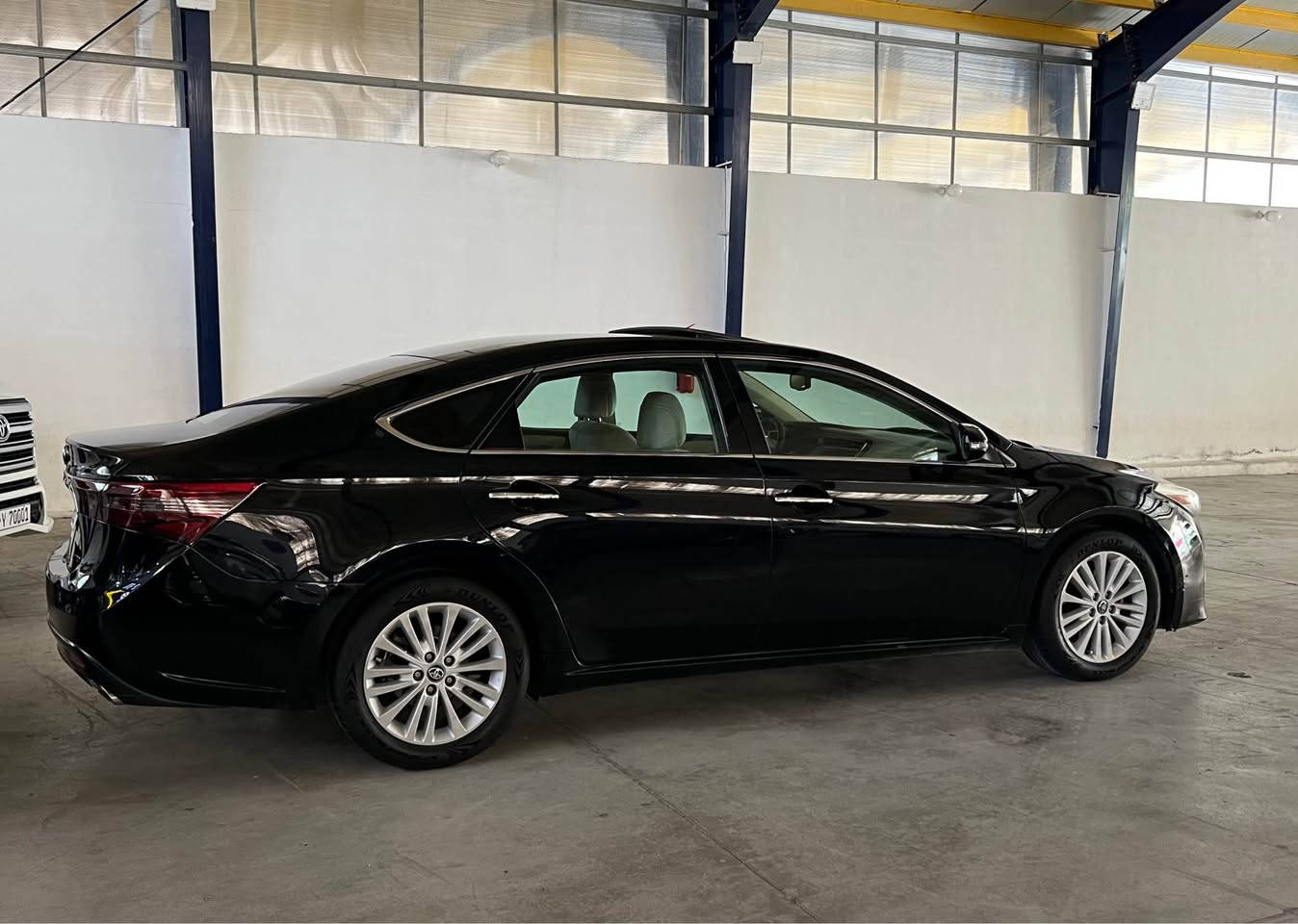 Toyota avalon 2013 
رەنگی رەشی قەتران فول ویل ١٨ ناوزەرد کوشن کارەبای بەسمە کامیر و حەساس تەبریت مەرکەزی گێر سوکان رەقەم هەولێر بۆیاخی نیە کەمێک تەحدیلی هەیە پێشو دواوەی کەپسە تەزرەی نیە کال بونەوەی نیە گێر مەکینە  تەحویل گشتی بەشەرت رەقەموو سەنەوی تا 2028 نوێیە نرخی 179$ مەجال ژمارەی خاوەنی *********** أربيل, العراق
