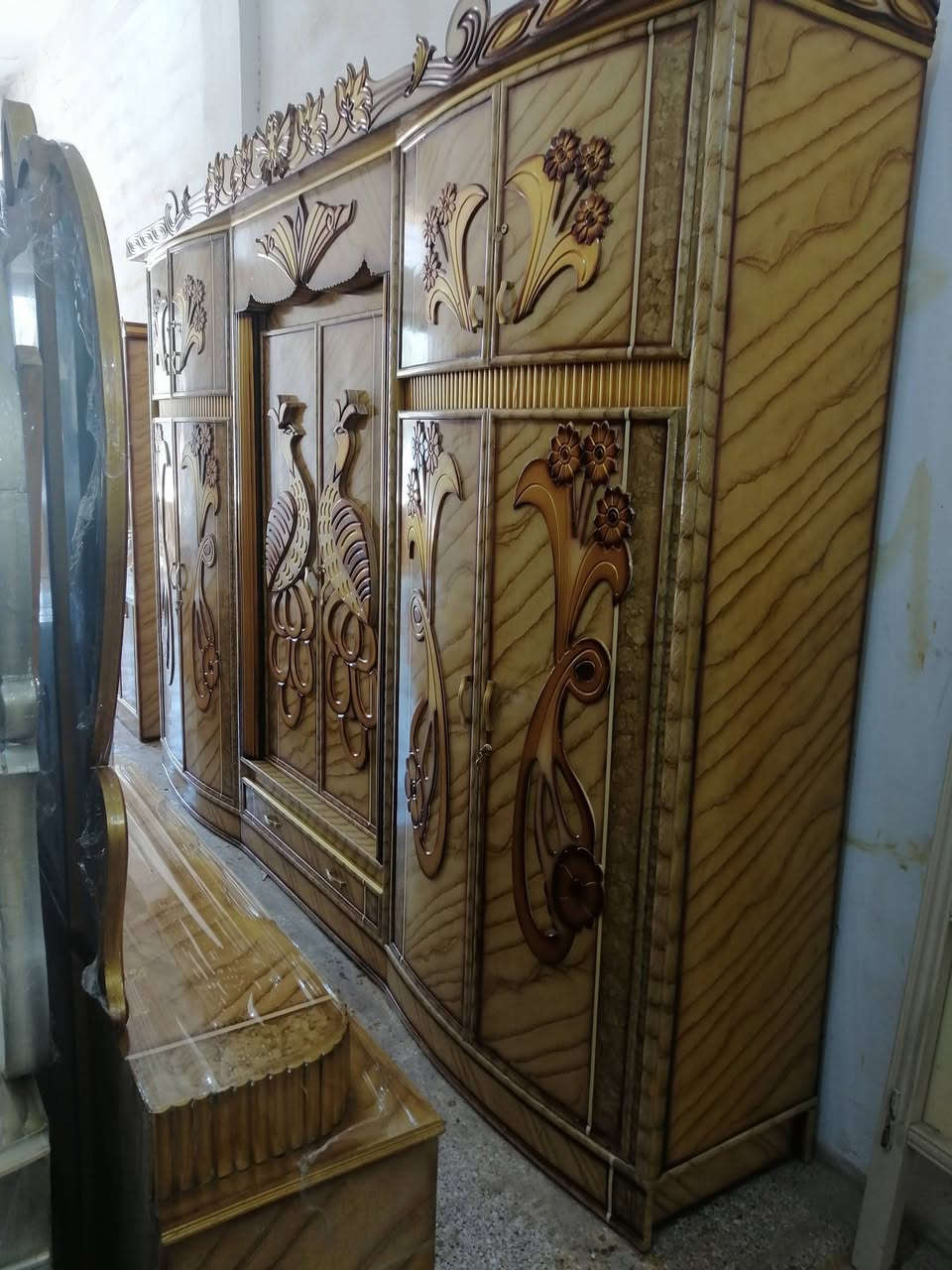 السلام عليكم غرفه للبيع ٦باب طابقين توصاه صاج صبغ حراري نظيفه السعر 850 الف وبيه مجال العنوان بعقوبه كاطون الرازي شارع ابو رباح قرب مرطبات لسيد مزاد ابو كرار الغريباوي ***********
