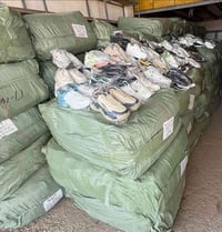 ‏السلام عليكم شباب يوجد شروة أحذية رجالي القياس من ‏39 45 ‏يحتوي الكرت...