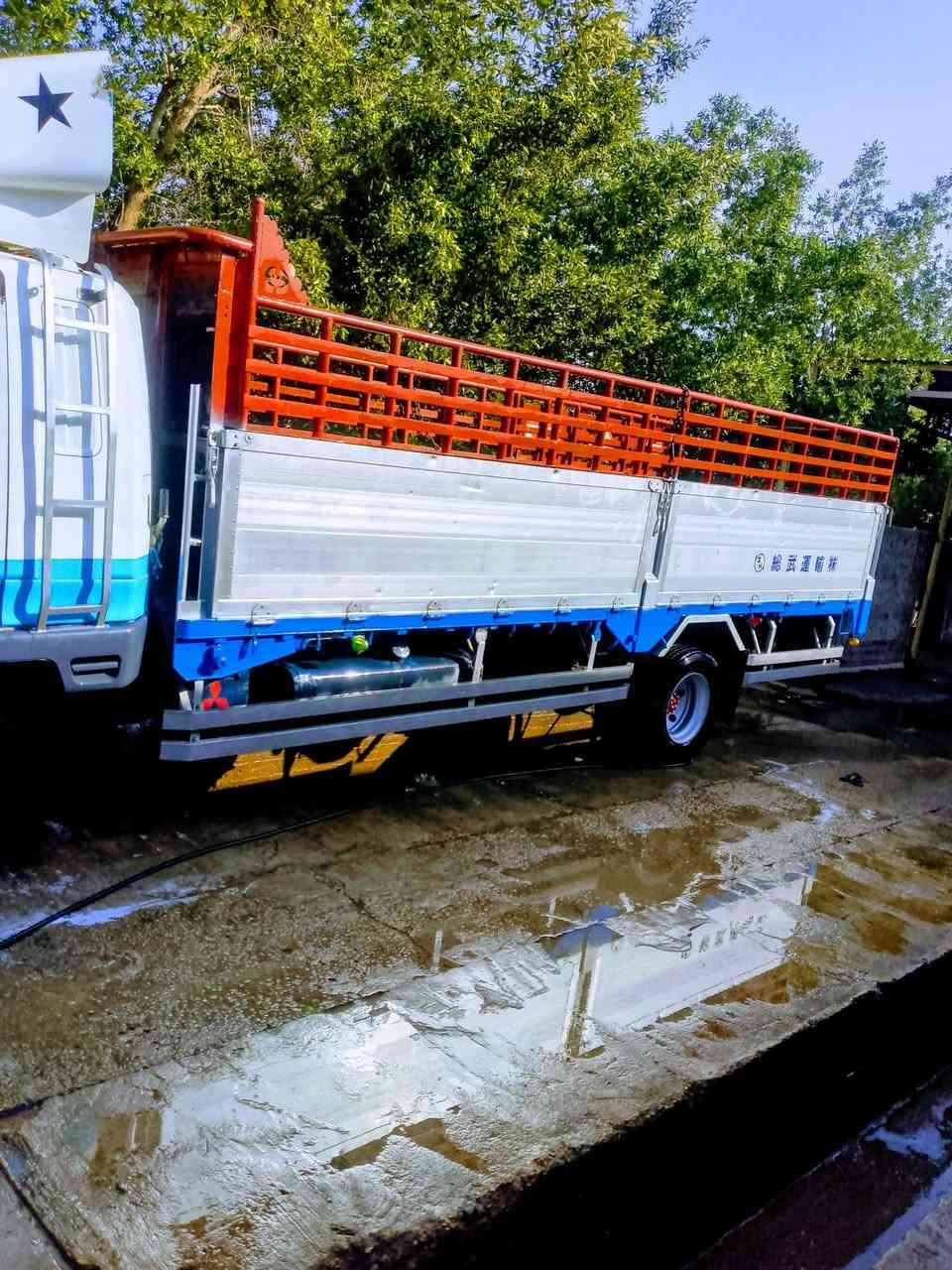 السلام عليكم للبيع فوزه بزون مكينه 16عادي لاتبخير ولاتنقيص الطول سته وربع بلاد شاصي  عريض محجر بوري صفاح 80تخم واير جديد دشبول جديد مقدم شيطان جديد تخم تاير الامامي17 5ولاخلفي 19 5سياره مكفوله كفاله عامه الاستفسار الاتصال على الرقم ***********
