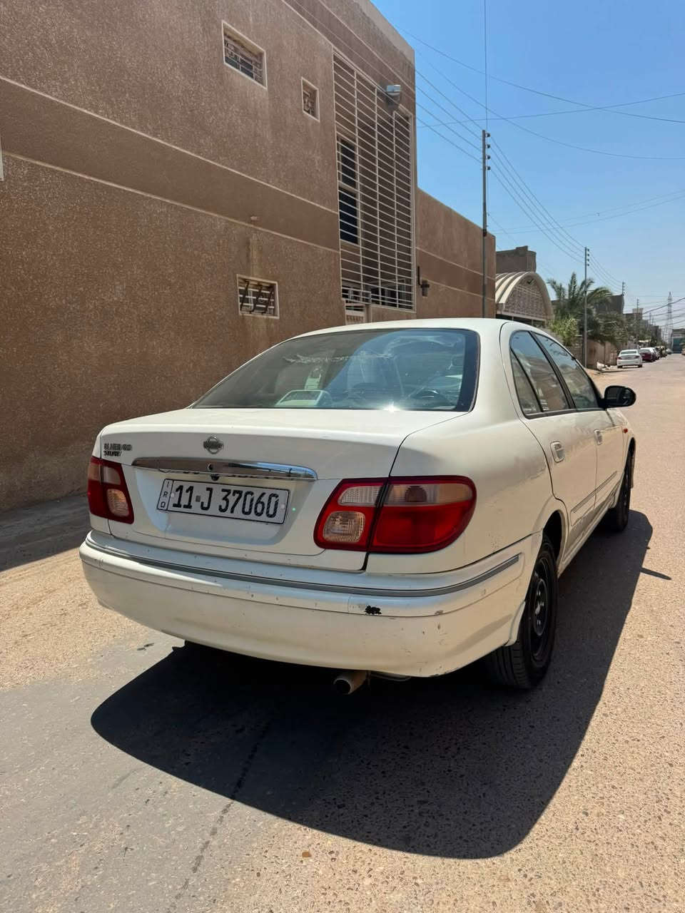 سلام عليكم
نيسان سني 2003 
رقم بغداد بسمي 
محرك قبق اسود 1800 
كير عادي 
تبريد ثلج 
تخم تاير جديد 
بيها جامرلغ خلفي صبغ 
السونار مرفق بالصور 
السعر 70
***********
