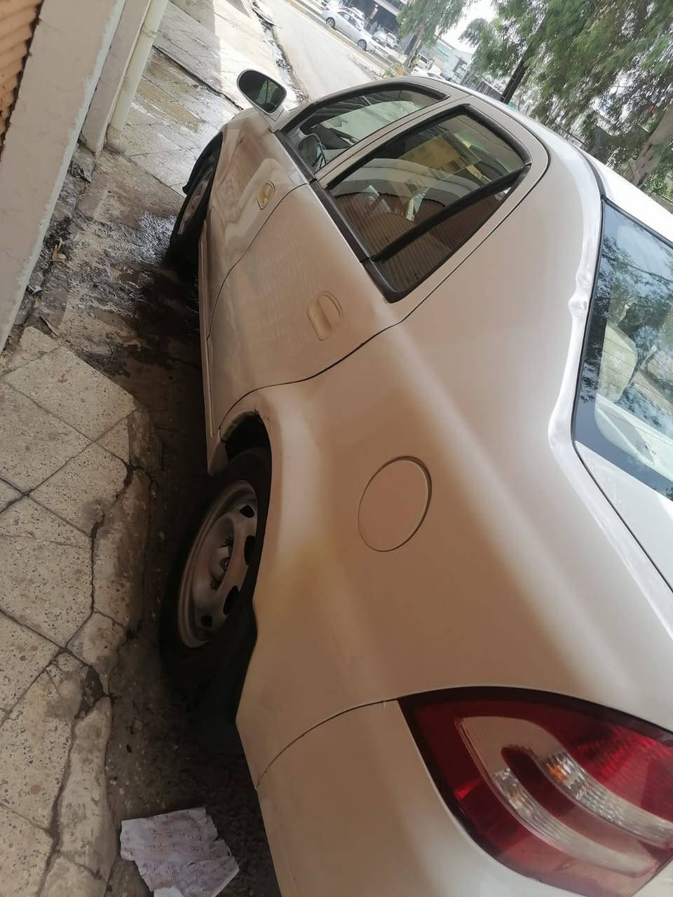 سيارة للبيع سي كي بأسمي
محرك بداية نفخ
كير شرط 
بيها ضرر تحرير مبدل قبغ وصبغ دوائر 

سعر 38 وبيها مجال 
رقم ***********
مكلف بالنشر الاستفسار فقط عالرقم
