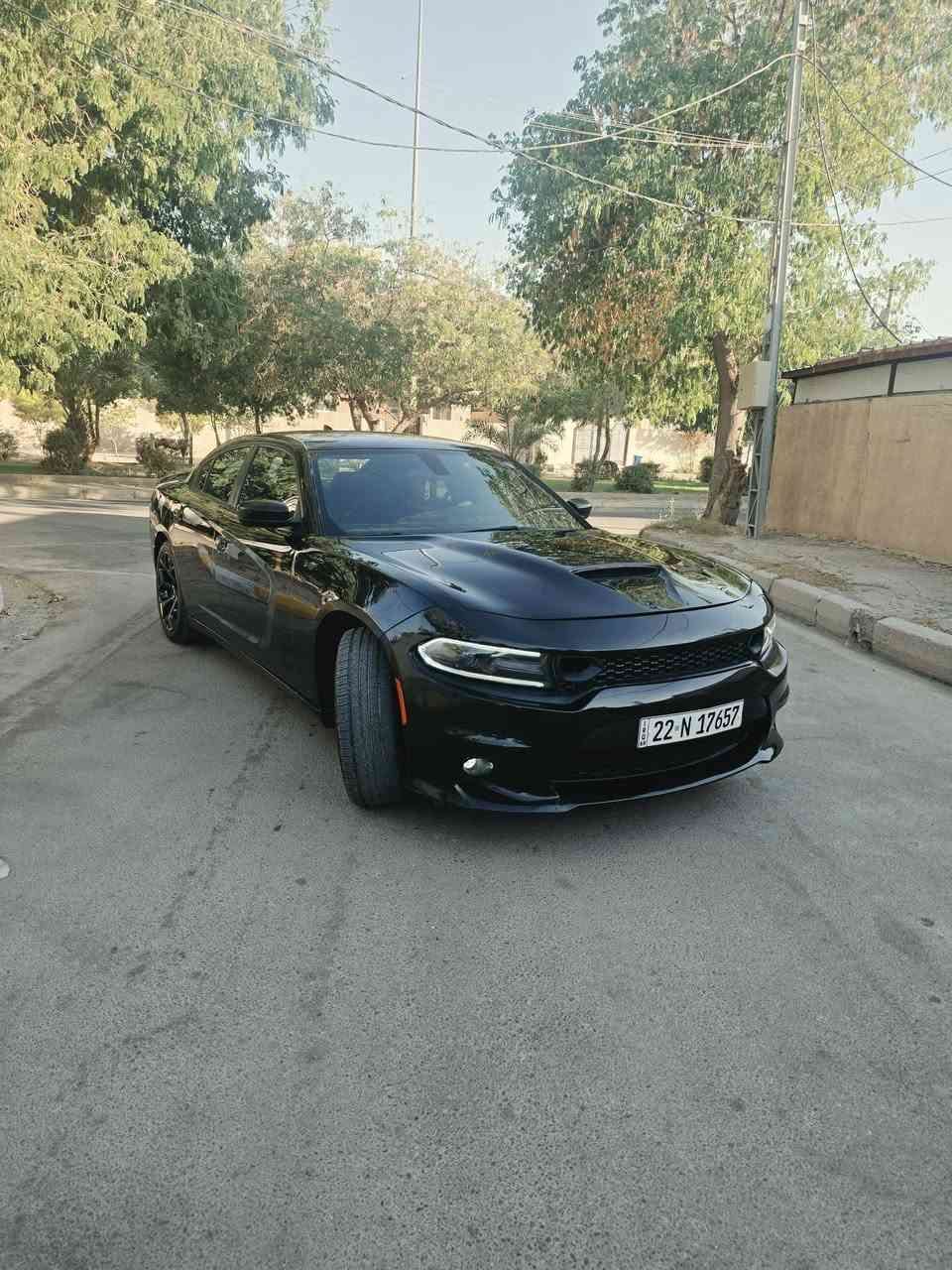 السلام عليكم 
جارجر 2023 اصل رقم اربيل تحويل 
السياره جديدة متصرف عليها دينار 
مواصفات sxt
شاشة كبيرة كار بلي 
تشغيل عن بعد 
كشن كهرباء 
مكينة 3600
العداد 69
السيارة 5 صبغ بدون دواخل 
والمقدمه مال القمارة بيها صبغ
وصور الحادث بالمنشور 
السعر 175 ومجال بسيط
للاستفسار ***********
