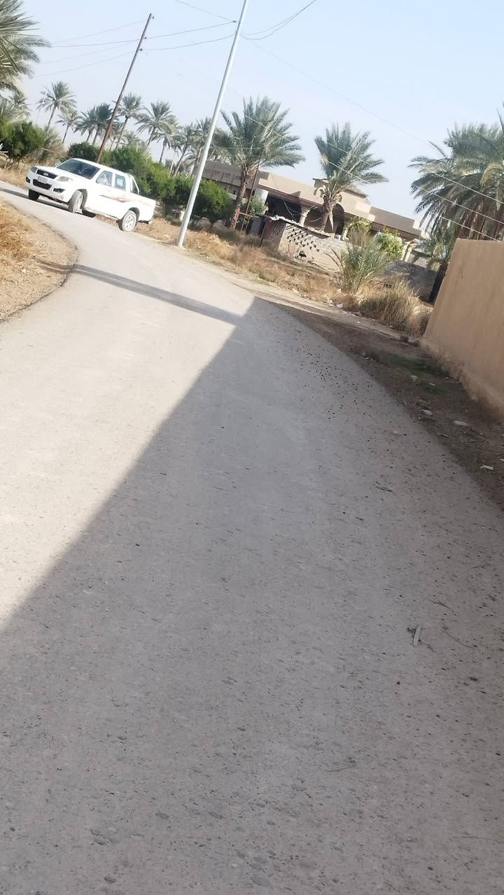 ارض للبيع 3 دونم طابو صرف قريه العناز تبعد عن الشارع العام 100 متر.... جامع +مستوصف بيطري... التبليط فوكها.... كما موضح في الصور... 0783 553 4922....
