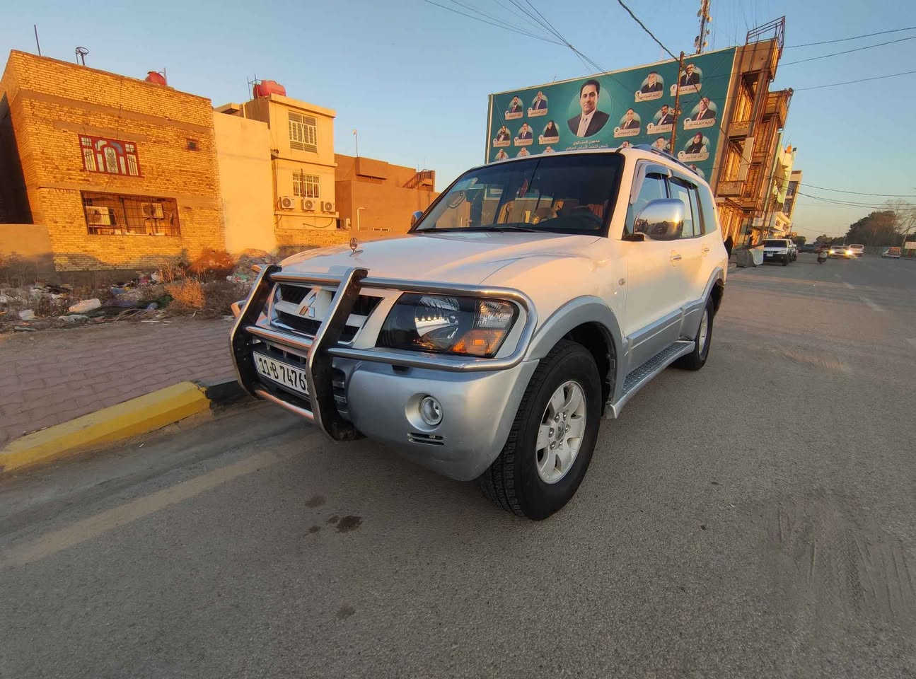 السلام وعليكم 
باجيرو موديل ٢٠٠٦ 
رقم بغداد دولي باسمي 
بيه رشات صبغ مابيه ضربه سياره احلا من الصوره 
جاهز مكينه وكير وتبريد جاهز من كلشي 
السعر ١١٠ وبيه مجال قليل المكان كوت مركز المدينه الاستفسار *********** دهل اوران, واسط
