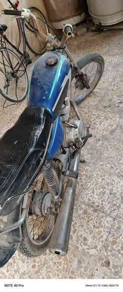 سلام عليكم دراجه للبيع انيرجي يراني اوراق  دراجه شغاله موديل 2014 سعره 350 قفل هاذ رقمي *********** العنوان ام قصر شارع 19 صفحت المشروع
