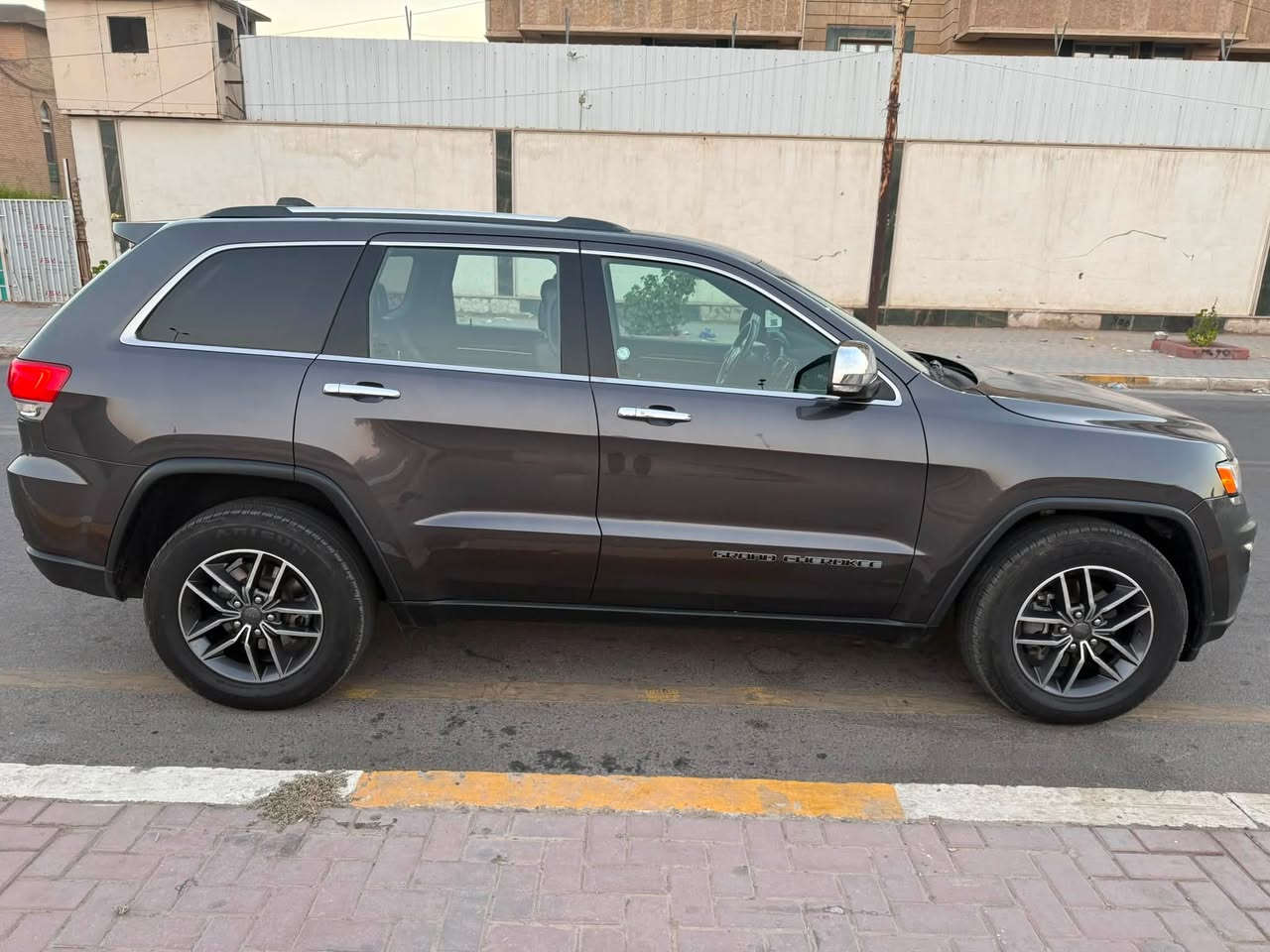 السلام عليكم
جيب شيروكي 2019 رقم بغداد الجديد للبيع جاهزه من كلشي مكينه 3600 التفاصيل موضحه بالسونار مكان السياره بغداد سبع ابكار للاستفسار السعر 195 وبي مجال بسيط

***********
