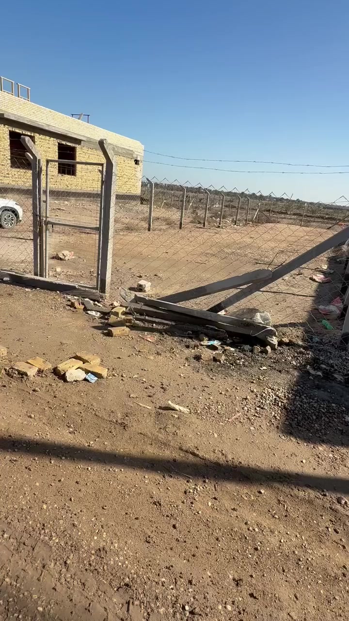 قطعة أرض للبيع مساحه٢٣٥ طابو زراعي سند٢٥
قطعه ركن  مباشر على شارع تبليط حي سكني خدمات كامله ماء اسأله كهرباء ظفيرة انترنيت ضؤي مضروبه بي ار سي عنوان حله وردية سيف سعد شارع المشجر مقابل حي ابو طالب الاستفسار اكثر مراسلة صفحه او الاتصال على الأرقام التأليه

***********
