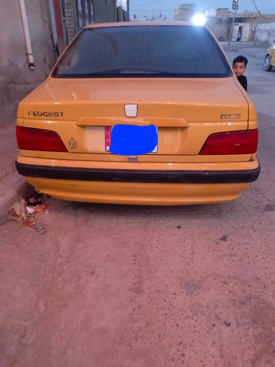 السلام عليكم بيجو بارص مديل 15 السيارة اتنقص الكشرة حلوة.. السيارة يحتاج الها شوية ترتيب ونواقص ابيع كوم حديد تحويل مباشر.. للاستفسار اتصل... ***********
