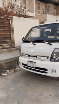 السلام عليكم كية بنكو دبل قمارة مكفولة من كلشي موديل 2015خير من اللة تخم تاير جديد تبريد تدفئة كاملة من كلشي سنوية نافذة لسنة 2032سيارة جاهزة علةاخر حباية السعر 140وبي مجال مكان ناصرية قضاء الشطرة رقم الهاتف ***********وبلتوفيق نشالة
