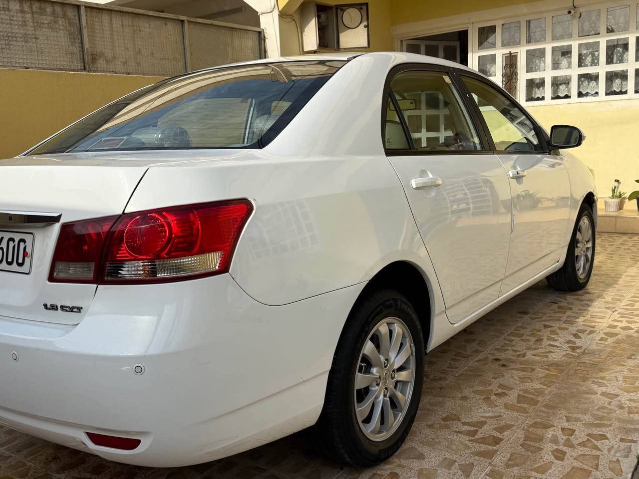 سلام عليكم بي وإي دي موديل 2014 بدون صبغ محرك وكير وصدر وتخم تاير جديد رقم سليمانيه دوالي سقف سليت *********** بغداد, العراق
