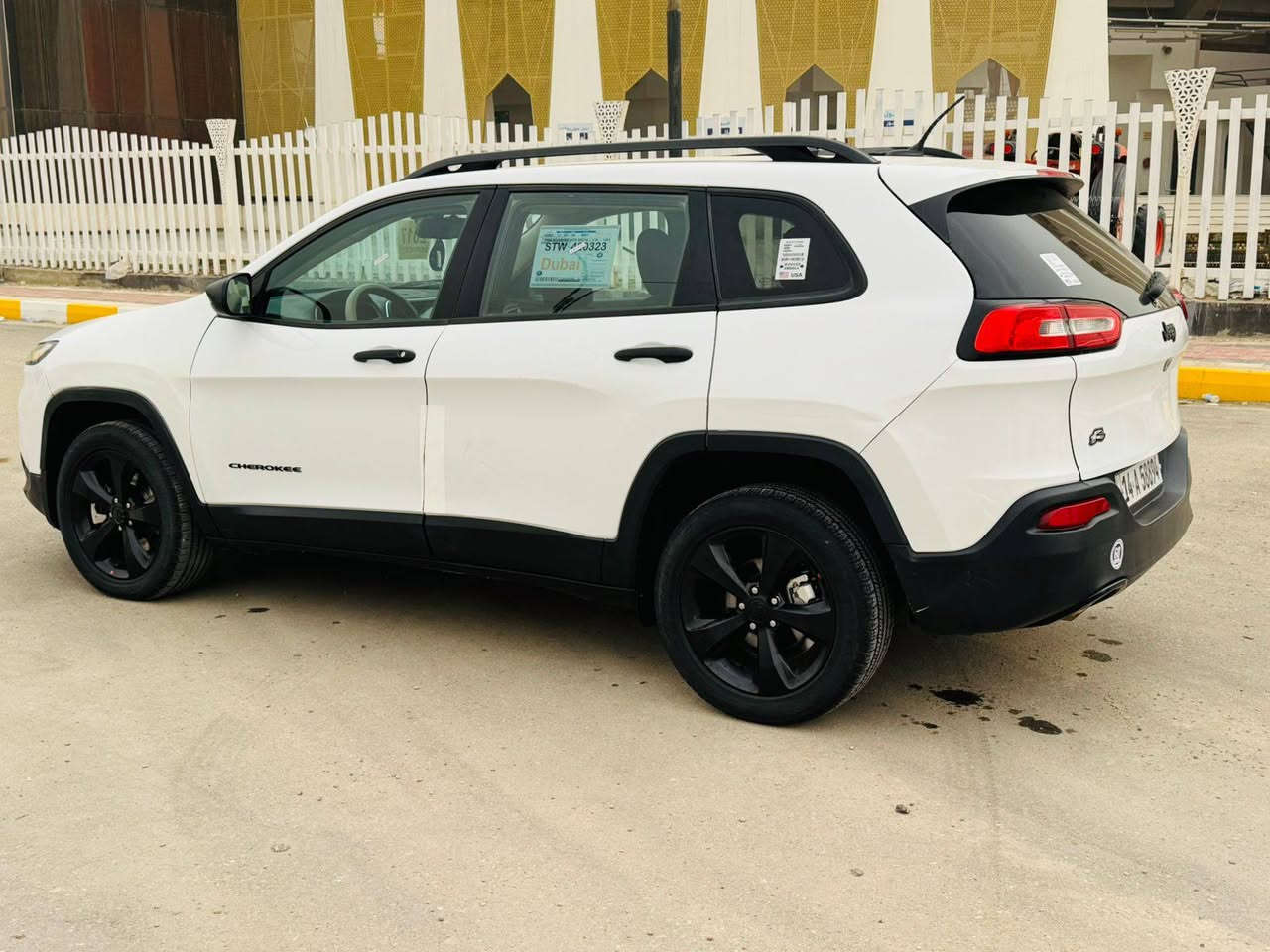 السلام عليكم رمضان كريم سيارة جيب بزون للبيع موديل 2017 رقم بصره حره تحويل مشروع وطني الرقم الدولي ضررها تبديل بنيد وصبغ خفيف مقدمه الجاملغ الامامي الايسر حادث السياره موضح مع الصور محرك 2400 شاشه كبيره كاميرا دواره تحكم جهتين تخم تاير تبريد حداديه كهربائيات كلها شغاله ماشيه 128 ألف استخدام شخصي السيارة جاهزة من كلشي السعر 122 ورقه وبيها مجال بسيط للشراي مكان السيارة ناصريه الشموخ للاستفسار ***********. *********** ارقامي بيهن واتساب ناصرية, ذي قار
