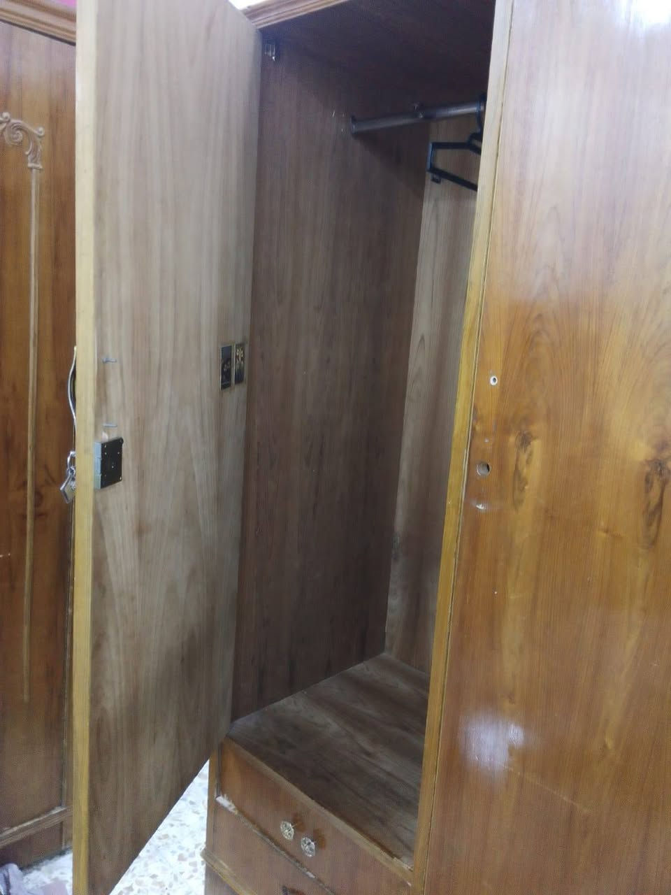 سلام عليكم كنتور بابين تزكام يرادلة بس قفل السعر 125. بكاني شعلة سلاميات ***********
