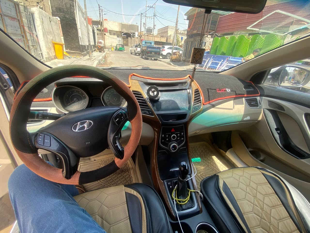 السلام عليكم
للبيع Hyundai Elantra 2015 خليجي

• الموديل: 2015
• النوع: النترا خليجي
• المحرك: (2000)
• ناقل الحركة: أوتوماتيك
• اللون: (ابيض)
• الممشى: (190الف)

السيارة بحالة جيدة ، محرك مفتوح ، مكيفة، استخدام شخصي، 

السعر: (115$) او مراوس بنيسان صني.

للاستفسار والتواصل:
 ( *********** )
