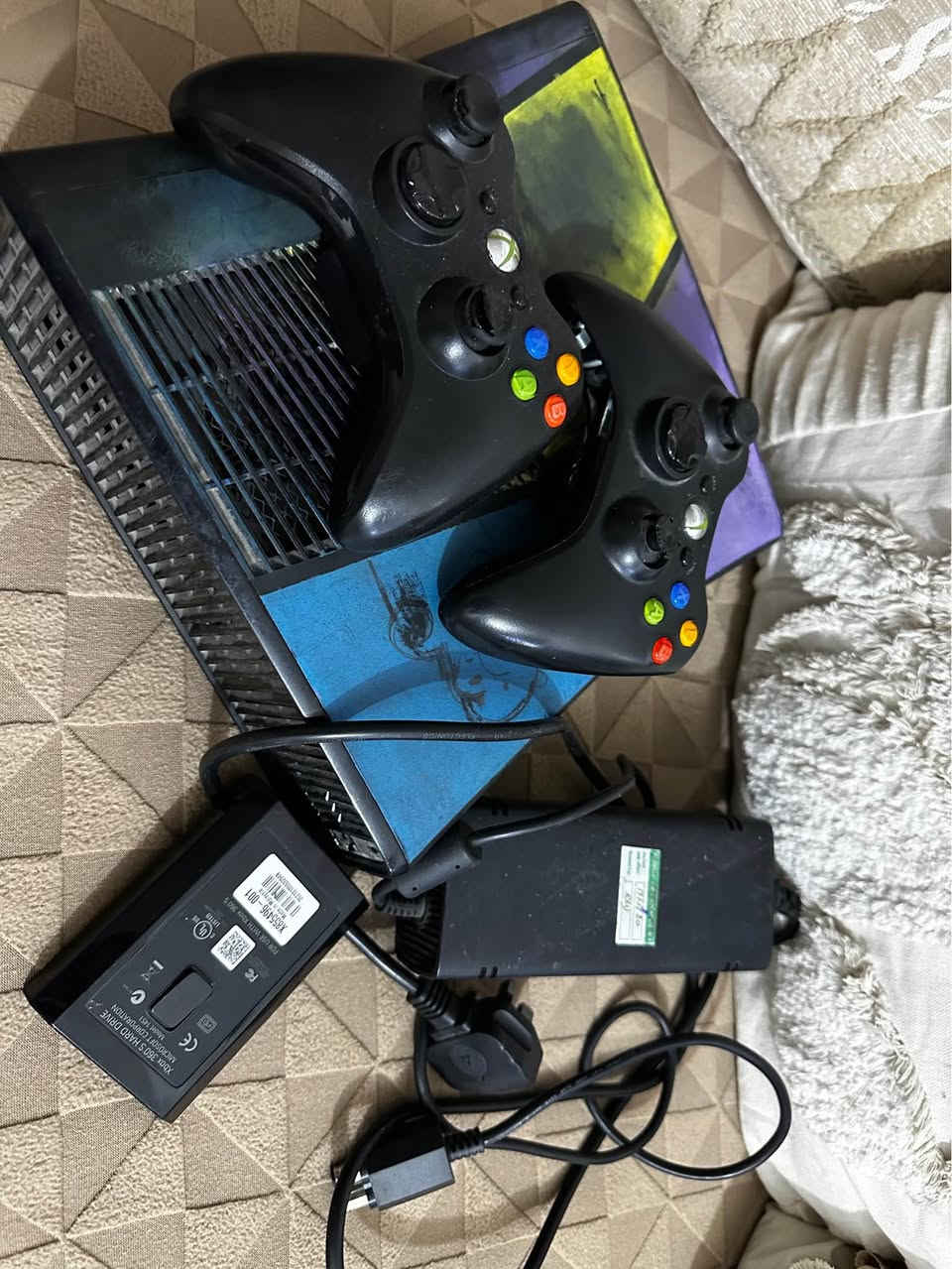 جهاز نظيف ومداخل تصليح هارد 250 GB بي 130 لعبه كلهن قويات وحديثات ويا جوستكات ثنين شغالات وايرلس غراضه كامله شرط مداخل تصليح ومكفول مكاني بغداد حي الجهاد السعر 85 وبي مجال الله شاهد مشتري جديد من 2018 
***********
موجود واتساب بغداد, العراق
