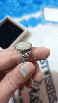 قطع قديمة وثمينه  وصياغة يدوية اغلبة كل قطعه وسعرها  علق ع صوره التريده ويجيك سعر


**إذا كنت صاحب هذا الإعلان وتريد حذفه لأي سبب، رجاءا أرسل رسالة إلى الدعم الفني**