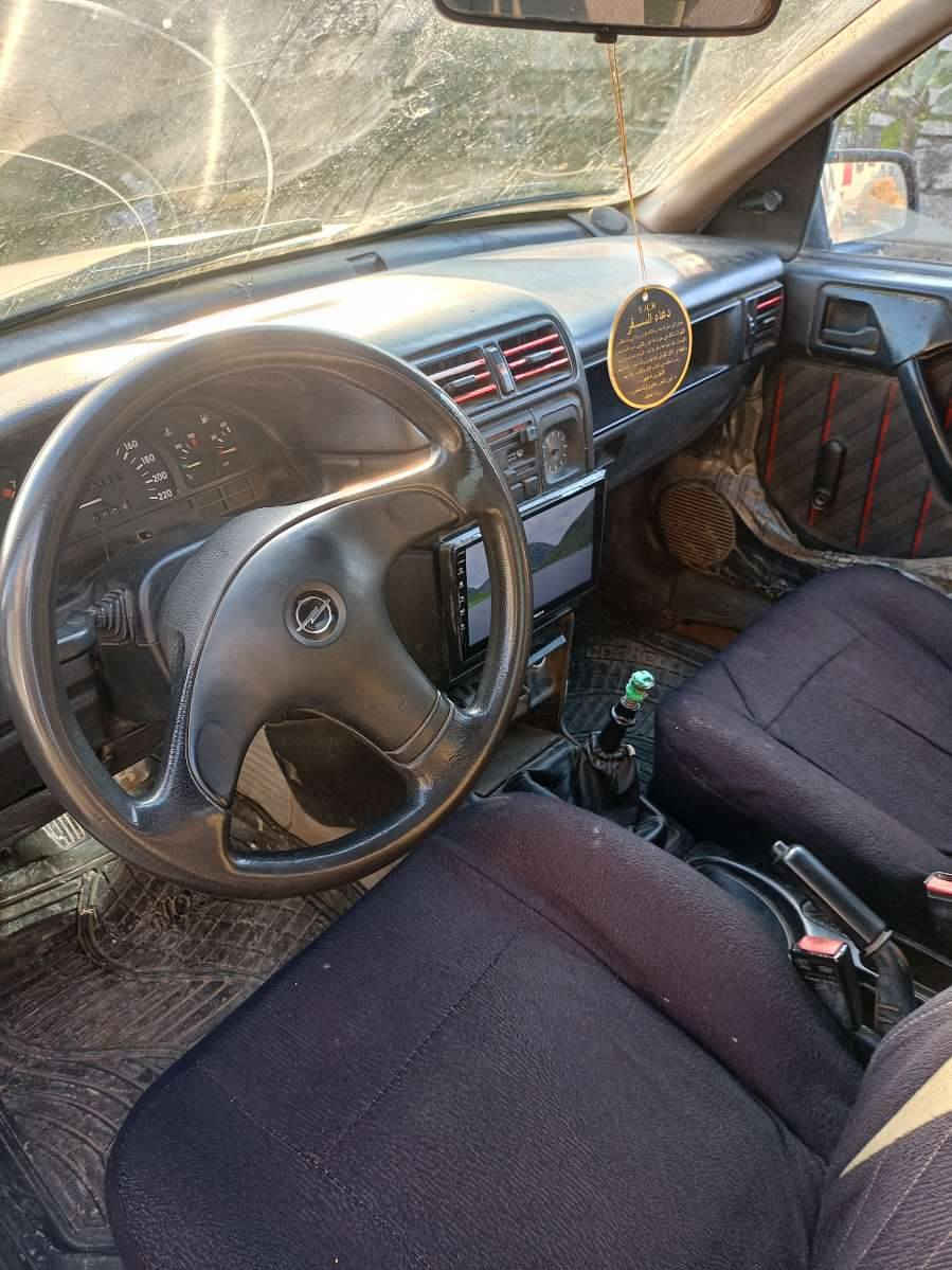 ئۆپل ڤیکترا بۆ فرۆشتن مودێل 1990 گێرو مەکینە بێعەیبە مکینە 18 رەقم هەولێرە قاسرینە سەیارەکە بێ لێدانە بێسبوغە خایسی نیە سعریشی 28 مجال رەقم *********** اكر, نينوى
