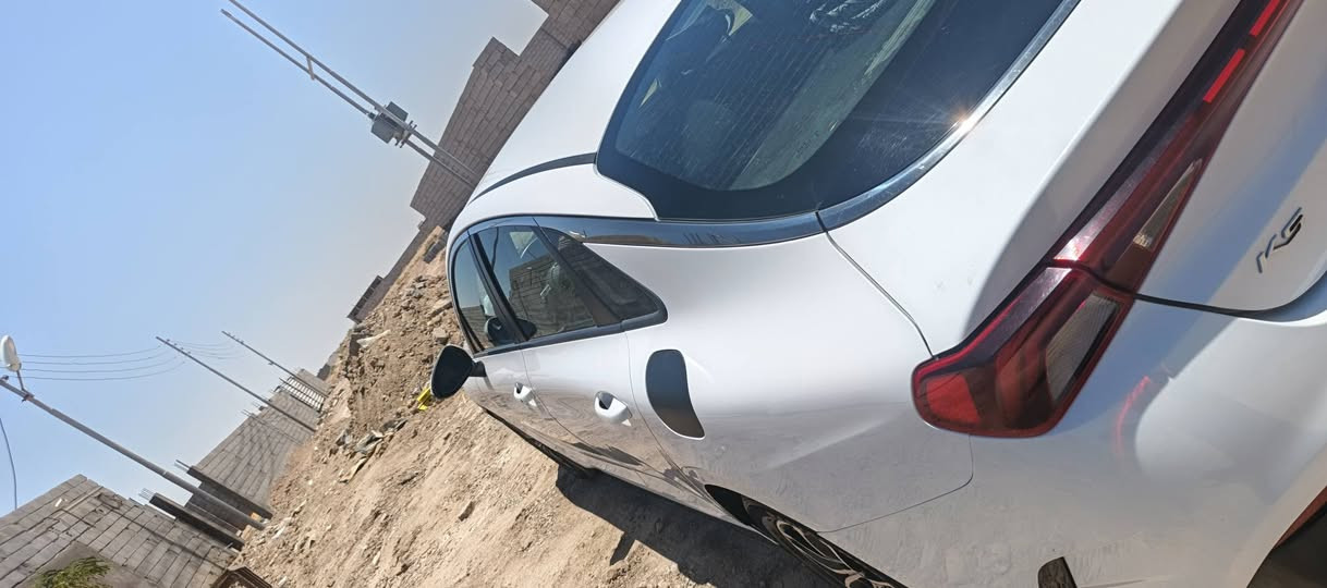 سلام عليكم سيارة كي فايف مديل 2022وارد أمريكي قطعتين باب وچاملق تخم تاير حداديه تبريد شغله كهربائية شغاله رقم قادسية معوقين بعد سنه حره العنوان بصرة قضاء الدير رقم ***********
