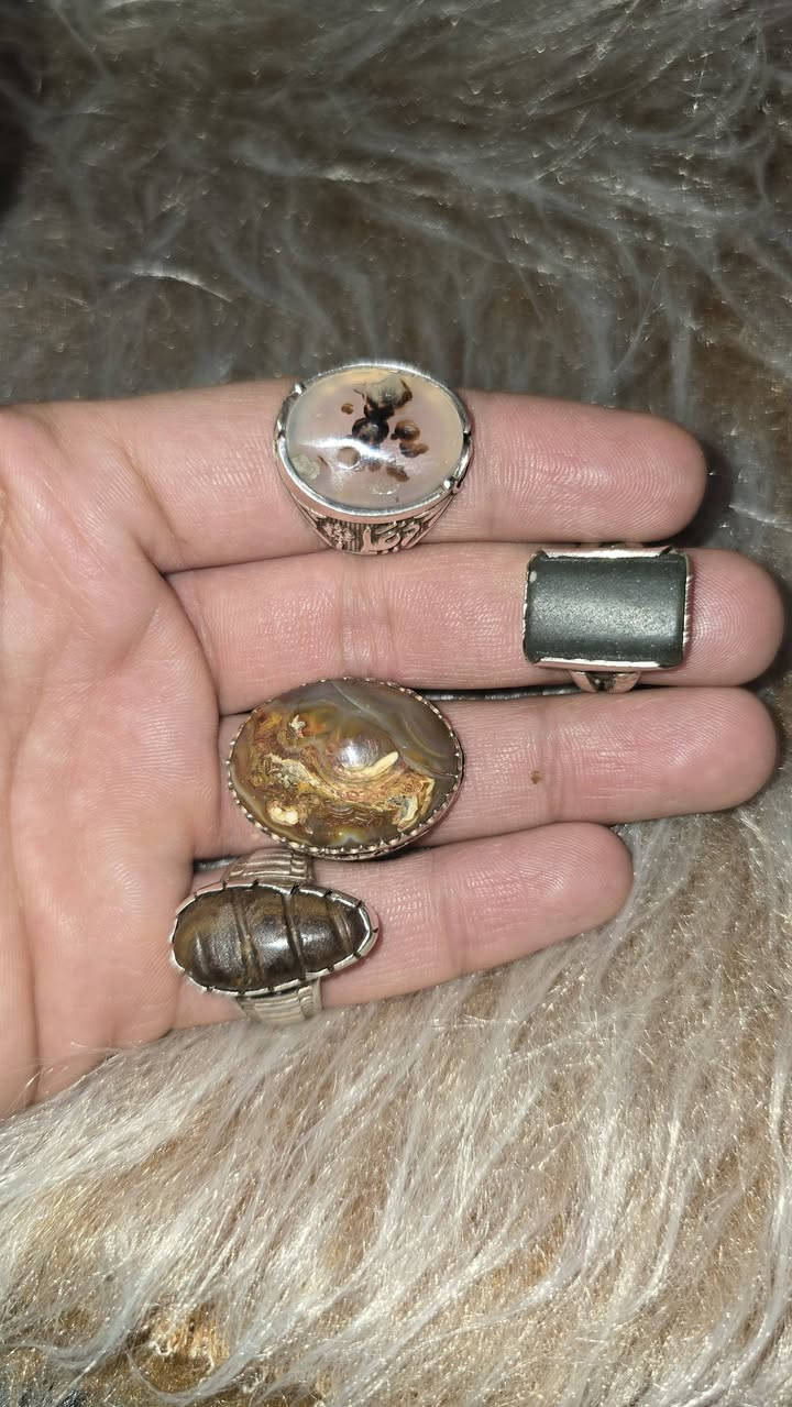 محابس كلة اصلي وقديمة وصياغات يدوية كلمن وسعره لبيع مكاني نجف ***********
