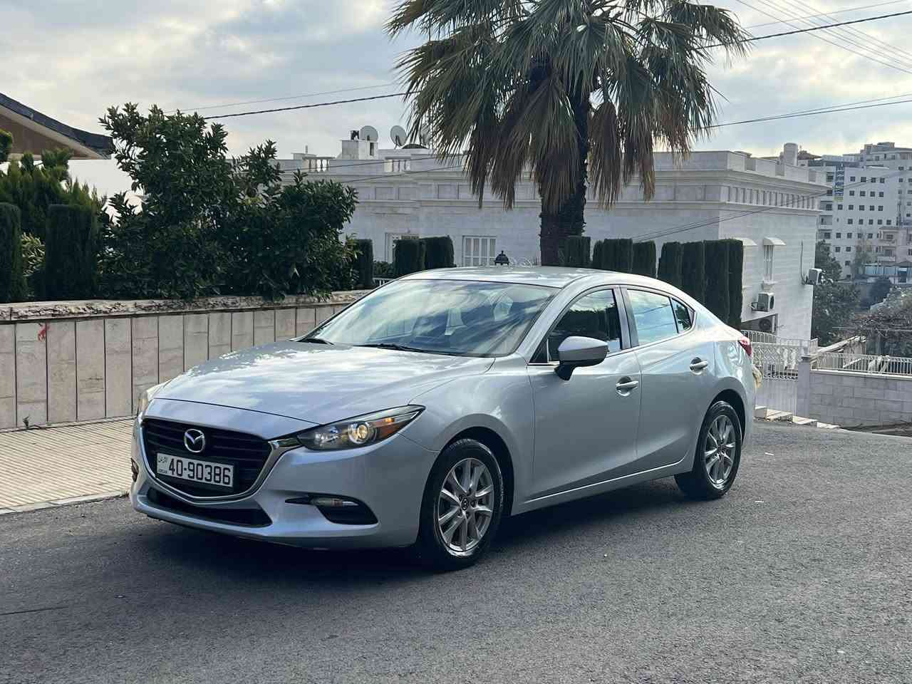مازدا Mazda 3 2019 3 فحص كامل‏‏
المواصفات الأساسية:

- الموديل: 2019

- العداد الحالي:60000 كيلو

- المحرك: 1600cc قوي اقتصادي

- اللون: سلفر

فحص كامل

‏بصمة تشغيل 

. شاشة

. كاميرا خلفيه

. جير اوتوماتيك

جنط ألمنيوم

‏غمازات موري

. زجاج كهرباء

. مري كهرباء

. تحكم طارة

. بلوتوث

Aux 

‏  لا تحتاج أي صيانة

السعر(11000) 

‏للتواصل:0799487331


**إذا كنت صاحب هذا الإعلان وتريد حذفه لأي سبب، رجاءا أرسل رسالة إلى الدعم الفني**