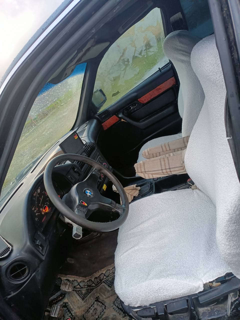 بو فروشن سيعرى خوار هه موبازار زانياريى هه مو نوسراوه
       👇  تياره يى سه ر عه رز
بيئێم مــــــــوديل 1991 مكينه 525ى كه پسى گێرعاديى
تبريت _سارد گه رم.. ٤جام كاره بايى.. سيلايت.. ئه ى بيئيس
ناوفورميكا.. پێش پان... ره شى قتران نمونه له جوانى
سه نه ويى و ٢وه كاله عامه و واجيهه له گه له به شه رتى 
ئه وليات و حاسيبه.. 
پشت و پێش كه پس ته نها يه ك جاملغى سه كن دواوه 
لێدراوێكى خفيفى هه يه موس براوه وه رگه راو داروبه ردى
به شه رتى فيته ر 
گێر مكينه اكسل به شه رتى فيته ر 
نرخى خوار هه مووبازار ته نها (30)وه ره قه كه مێك مجال
***********/سوران فايبه ر واتساب له سه ره
