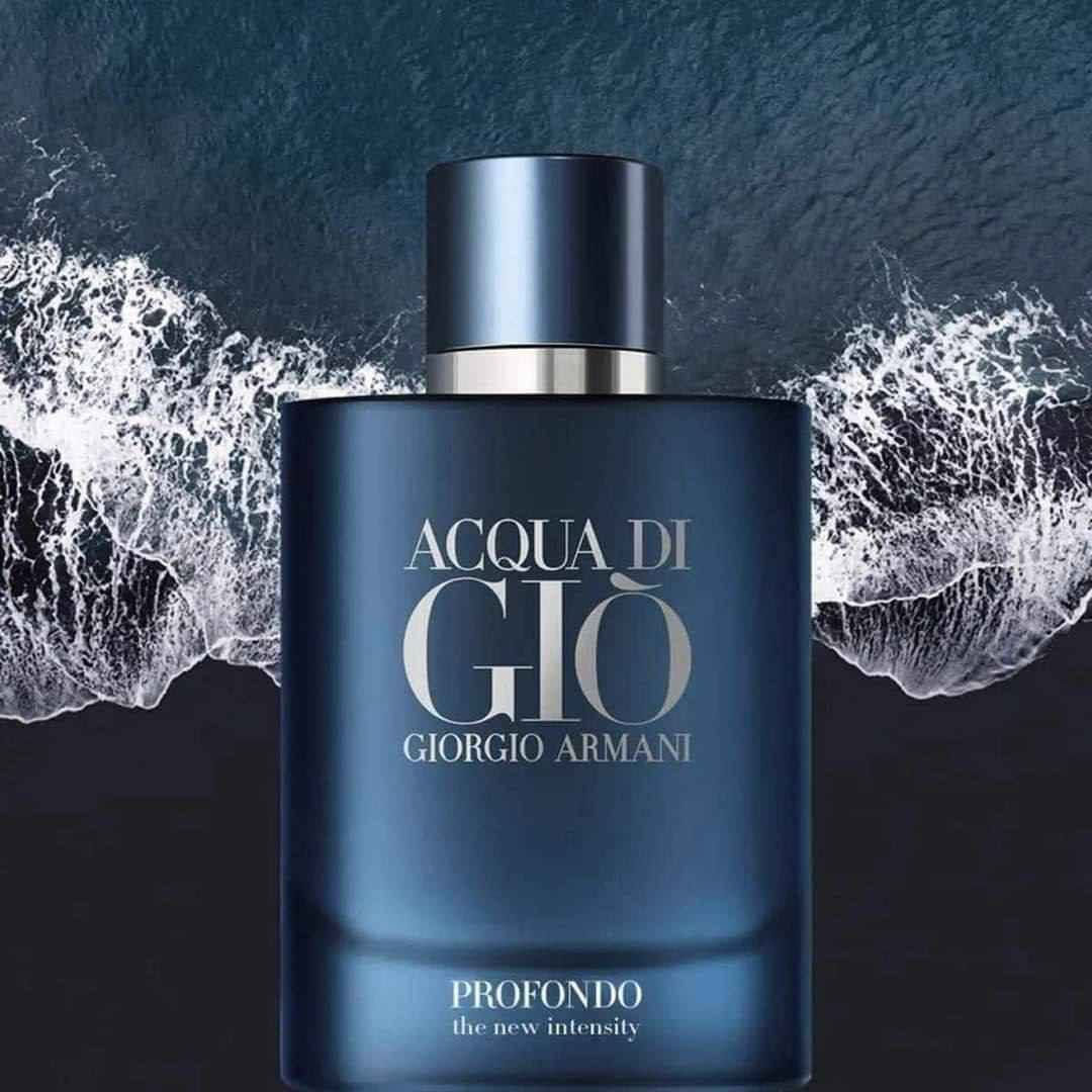 ✨ العطر الرجالي الاكثر طلبا 
عطر أكوا دي جيو بروفومو من جورجيو أرماني Acqua di Gio Profumo Giorgio Armani

عطر أكوا دي جيو بروفومو Acqua di Gio Profumo هو أحدث عطور دار جورجيو أرماني Giorgio Armani للرجال صدر مطلع هذا العام 2015 كأحد عطور الأروماتيك أكواتيك في قنينة سوداء اللون مع مكونات أكثر عبقا من الإصدارين السابقين (أكوا دي جيو ، و أكو دي جيو إيسنزا)

عطر اكوا دي جيو بروفومو Acqua di Gio Profumo

يحوي عطر أرماني الجديد أكوا دي جيو بروفومو Acqua di Gio Profumo مزيجا من البخور و رائة مياه البحر مع البرغموت و المريمية و الباتشولي.
الحجم. 100 مل موصل, نينوى


**إذا كنت صاحب هذا الإعلان وتريد حذفه لأي سبب، رجاءا أرسل رسالة إلى الدعم الفني**