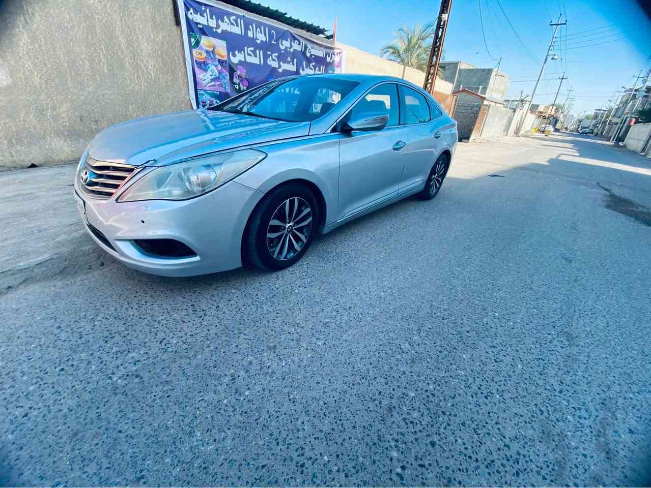 سلام عليكم 
ازيرا 2011 وارد كوري السياره كفاله من كلبه وكصه وضربه حداده تخم تاير باتري كله جديد نقصها بس تبريد 
رقم بصره سنويه لل28 تحويل ثاني يوم فول مواصفات ما عده الفتحه 
محرك مفتوح كازكيت وشرط شغل درجة اولى الله يشهد 
السعر 85 وبيها شوي مجال وما اعتقد اكو بهاي النضافه بهذا السعر بس مستعجل ع البيع وهذا الموجود ابيعلك تجي تشوف وتقتنع والتريده انا بخدمتك 
مكاني البصره 
الشراي يتصل *********** ابو الخصيب, البصرة
