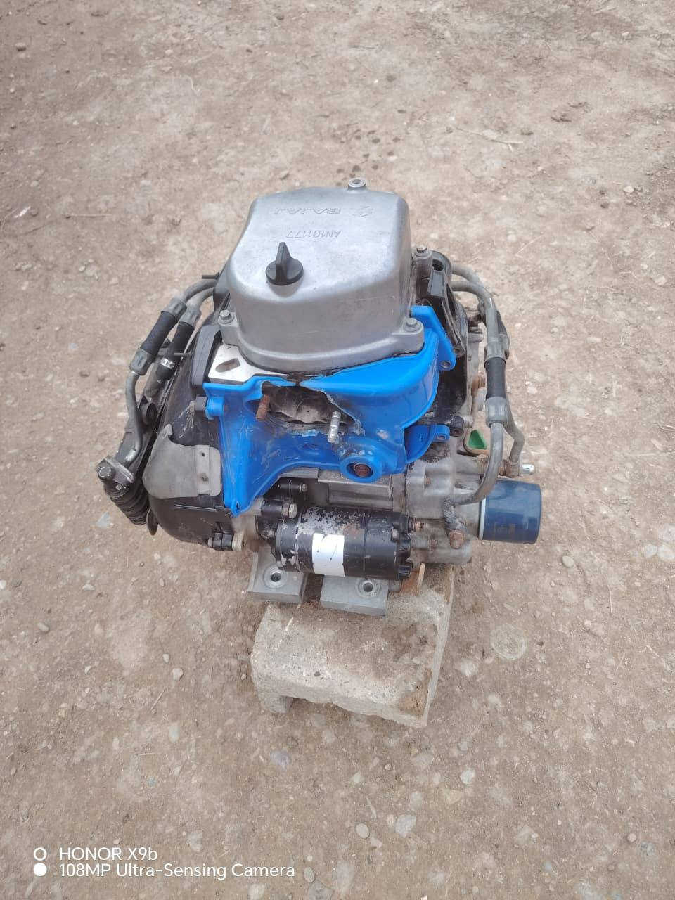 السلام عليكم مكينة 18للبيع مكفولة مكاني بغداد المعامل بستان سامب رقم ***********
