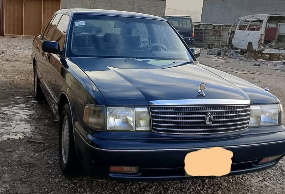 كراون ارنب موديل 1992
مصبوغ عام للجماليه
مكفوله من كص وحادث واصوليات كير ومحرك بشرط 
باسمي رقم بغداد انكليزي 
مكان السيارة بغداد 
للاستفسار ***********
