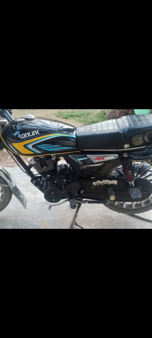 سلام عليكم
ايراني  للبيع 2024 شكل 25 باب اول وزن ثقيل نضافته 99٪  

650الف 
***********
