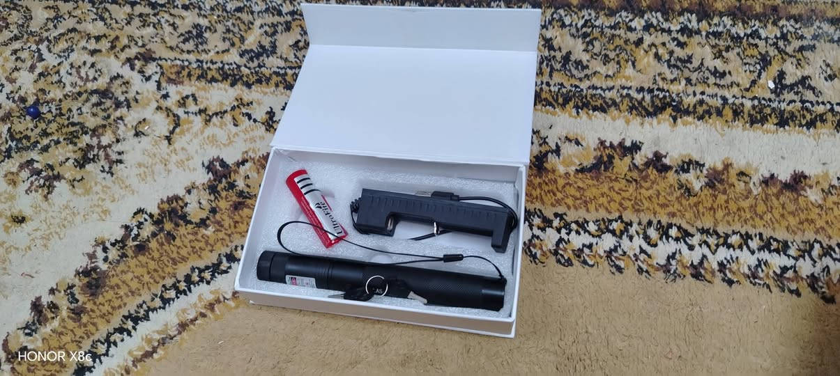 سلام عليكم ليزر لبيع ملحقاته كامله سعره ١٢ وبي مجال وباتري دراجه جديد ما مستخدم سعر ١٢ وبي مجال مكاني قرنه قريه العلوه رقمي ***********
