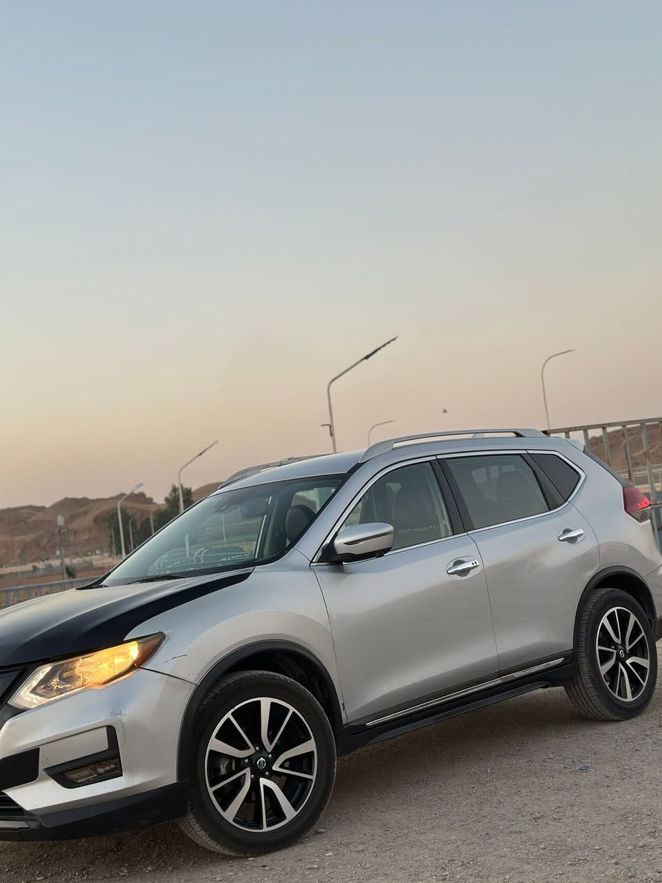 نيسان روج 2020
فول مواصفات 💯✅
🚗 اللون: أسمنتي
🇺🇸 الوارد: أمريكي
📍 رقم: بغداد باسمي
🌇 بانوراما
🪑 كراسي جلد
⚙️ كراسي كهرباء
🔥 تدفئة كراسي
❄️ تبريد قطعتين
📡 رادار أمامي + جانبي
🅿️ حساسات خلفية
📦 جنطة كهرباء 
🤖 سياقة ذاتية
🛑 توقف ذاتي
📱 شاشة تدعم Apple CarPlay
🔧 المحرك: 2500 سي سي
⚠️ الحادث: جامرلغ جهه السايق وبنيد صبغ 
 
مكان سيارة ديالى شهربان 
 رقم ***********
للبيع او مراوس

