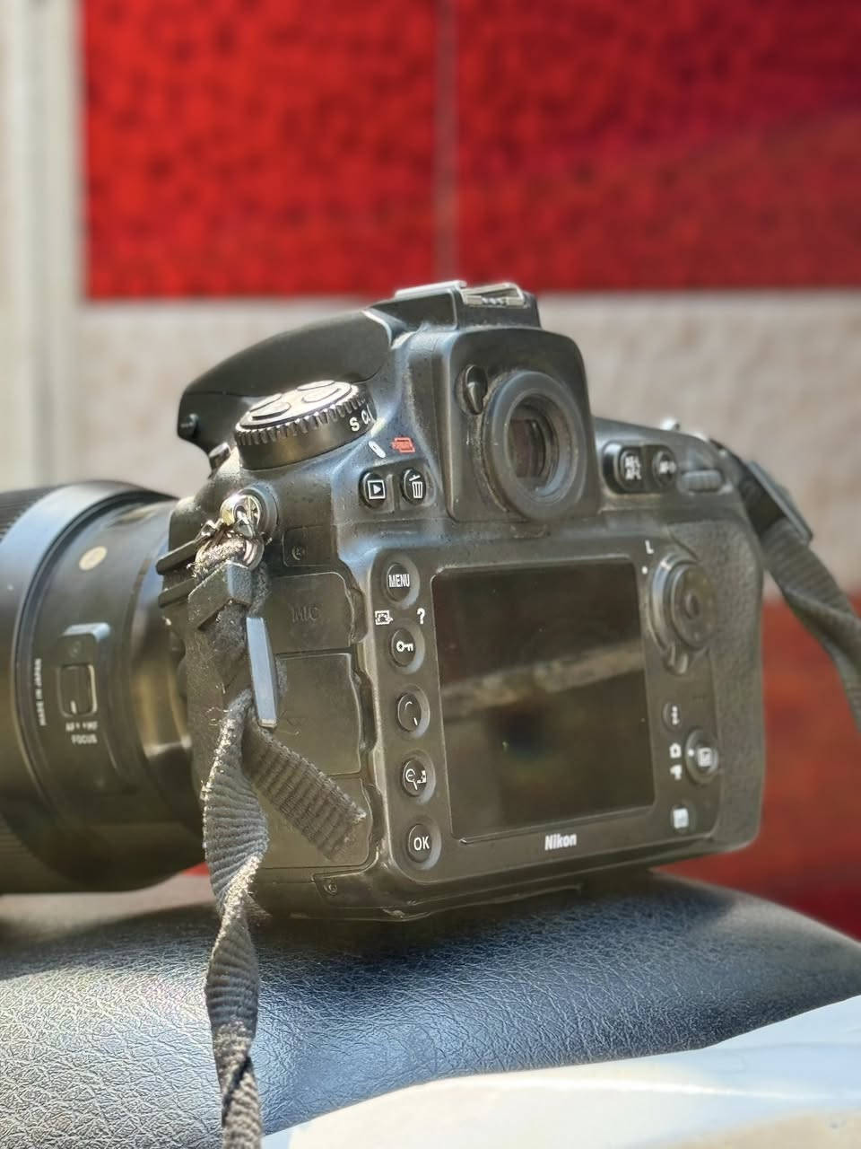كامره نيكون 810D مع عدسه سكمة كامره بحالة جيدة وجيدة
 لبيع ***********
