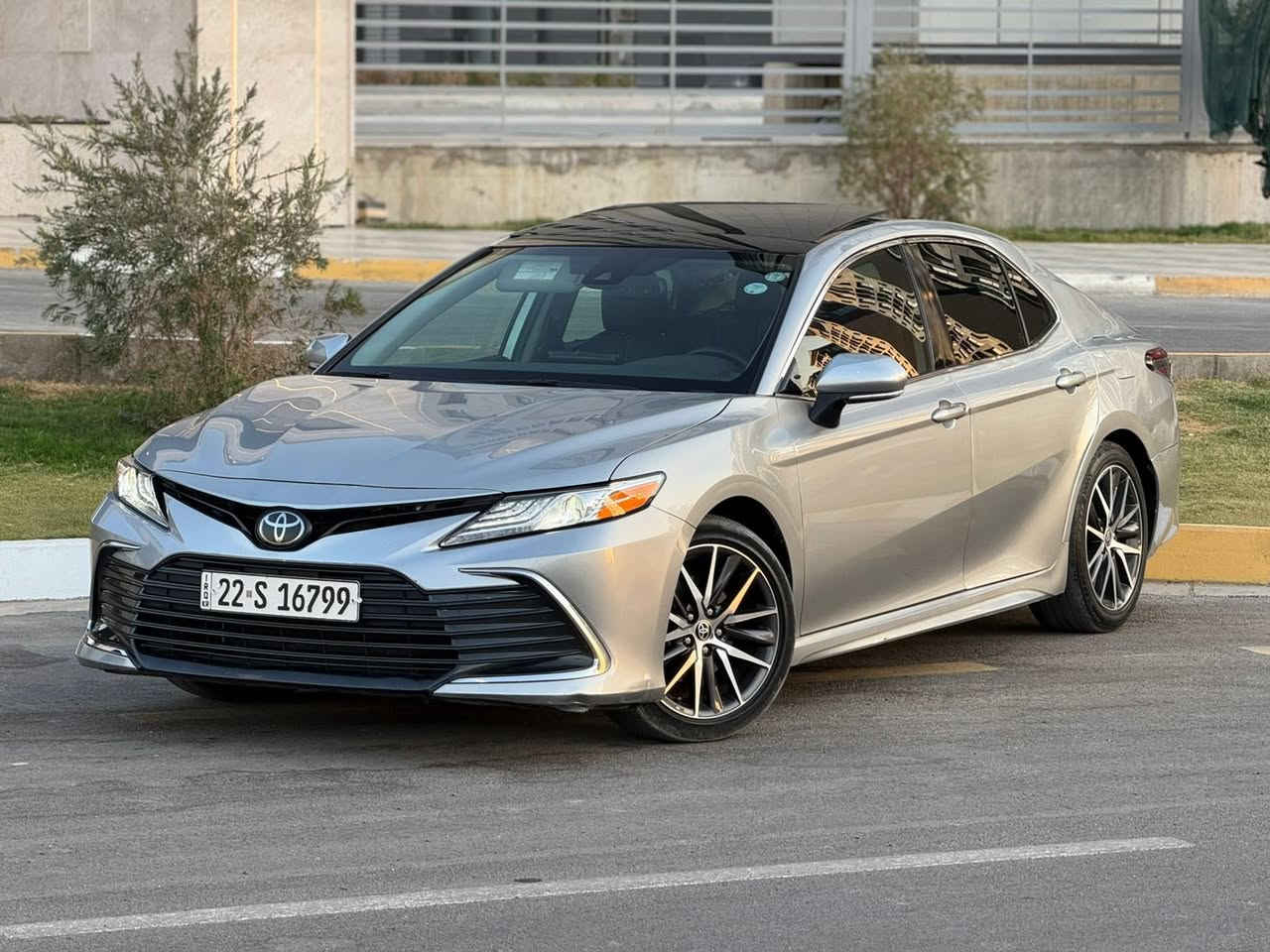 𝐓𝐎𝐘𝐎𝐓𝐀 𝐂𝐀𝐌𝐑𝐘-𝐗𝐋𝐄
تويوتا كامري (XLE) موديل : 2023 
السيارة مرقمة اربيل تحويل للمشتري   
اللون : مميز سلفر
السيارة بجمها كبس برغي ممفتوح بي
حادثها خلفي باب مبدل ومصبوغ   + التمكة من فوك بيها طخه وانصبغت +  صبغ بالصندوك قليل / 
السيارة مبدل بيها فقط باب الباقي كله بلادي
حجم المحرك : V4  2.5L 
المواصفات 
: 𝐗𝐋𝐄 معروفة  فول مواصفات للاخير
 مواصفات/
فتحة سقف بنوراما 
كيــــج الكـــترونـــي
شاشة كبير لمس(𝐉𝐁𝐋)
سيتم سماعات (𝐉𝐁𝐋)
شحن وايـــر ليـــس
كــــاميــــرة
ابواب  بصمة
بصمة تشغيل 
تشغيل عن بعد
هاند بريك بصمة
اوتو هولد (𝐀𝐔𝐓𝐎 𝐇𝐎𝐋𝐃)
اوتو ستارت (𝐀𝐔𝐓𝐎 𝐒𝐓𝐀𝐑𝐓)
اوتو ستوب (𝐀𝐔𝐓𝐎 𝐒𝐓𝐎𝐏)
رادار امامي (تحديد مسار)
‏‎رادار جانبي (نقاط عمياء)
‏‎رادار خلفي (التحذير من الاصطدام)
‏‎حساسات امامي
‏‎حساسات جانبي 
‏‎حساسات خلفي 
نظام (𝐄𝐂𝐎)
نظام (𝐍𝐎𝐑𝐌𝐀𝐋)
نظام (𝐒𝐏𝐎𝐑𝐓)
مانع انزلاق+𝐀𝐁𝐒
تحكيمات استيرن
استيرن هيتر
كشنات جلد
كشنات كهربائي
كشنات هيتر
تبريد مركزي
لايتات (𝐋𝐄𝐃) ليـــد عدسة زينون
بكلايتات (𝐋𝐄𝐃) ليـــد
ويـــل كـــروم 
واتساب   + ☎️ *********** 
عنوان📍بغداد / الكرخ المنصور
سعرها 208 ورقة
