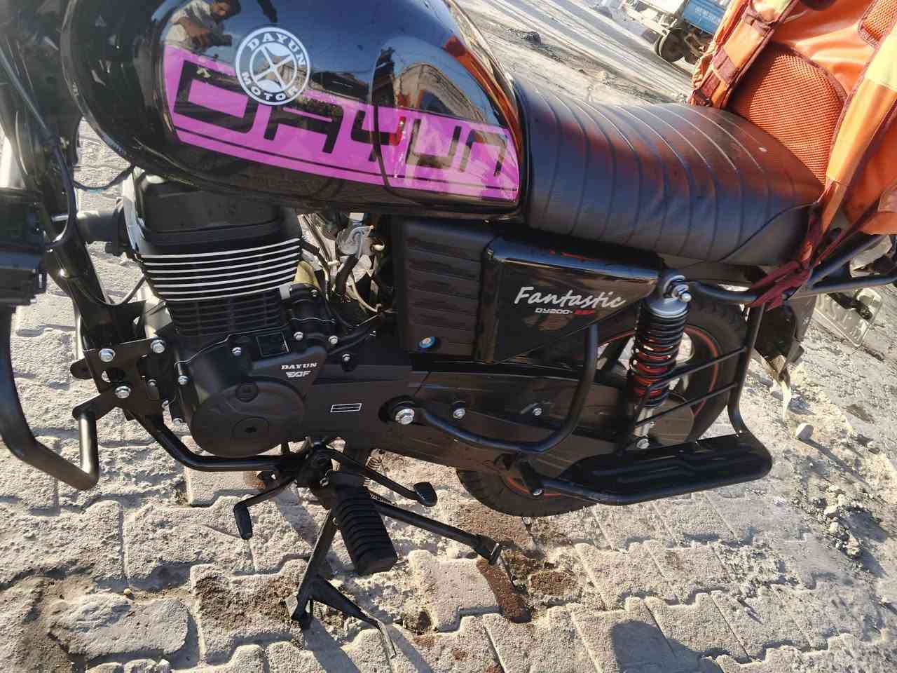 سلام عليكم 
دايوان 2026 
رقم سليمانه ب اسمي 
ماشيه 3000 بعدها زيرو 
السعر 2500
مكاني بغداد 
***********
