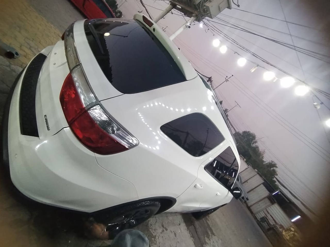 السلام عليكم دورنكو للبيع فول مواصفات للاخير ادوات ادوات دخول جديد كفاله عامه من الكص والعشائر والانتر بول هواي بيها مواصفات كلشي بيها شغال مكينه 8 سلندر هيمي مديل 2013 احلا من الصوره بعد السعر 90 وبيها مجال بسيط والشراي يدلل *********** المكان البصره
