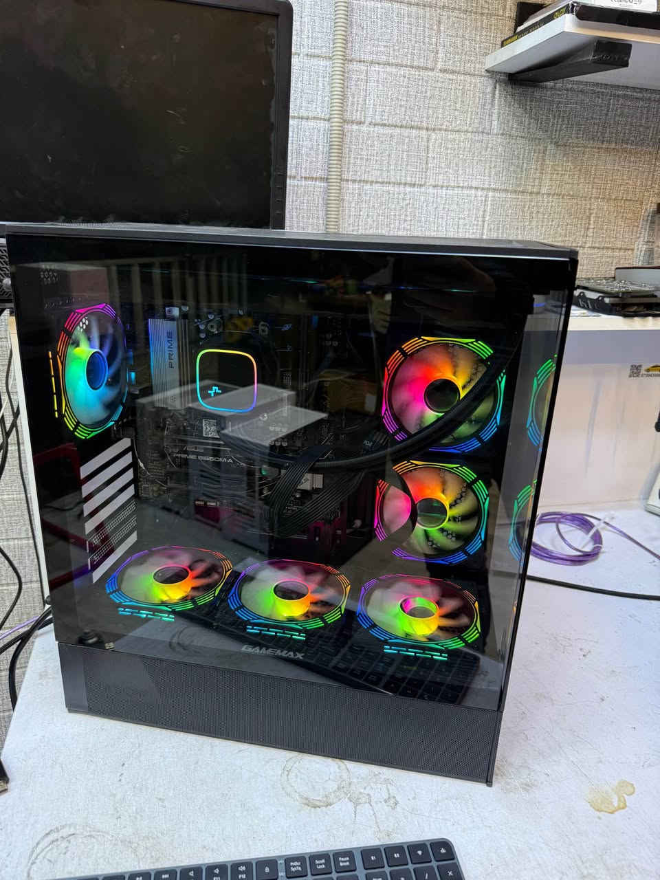Pc gaming  ***********
Cpu r5 7600x
B650 asus
Ram 16 ddr5 5400
Aio le720.  360
Rtx 3080 asus tuf
512ssd nvm gen4
Psu 750w 
Caes gam max أربيل, العراق
