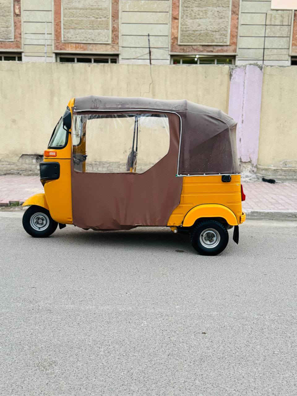 السلام عليكم تكتك للبيع 2020رقم وسنويه تحويل ثاني يوم بيهه لغد ولمكينه تنقص مكاني الزعفرانيه الرقم ***********
