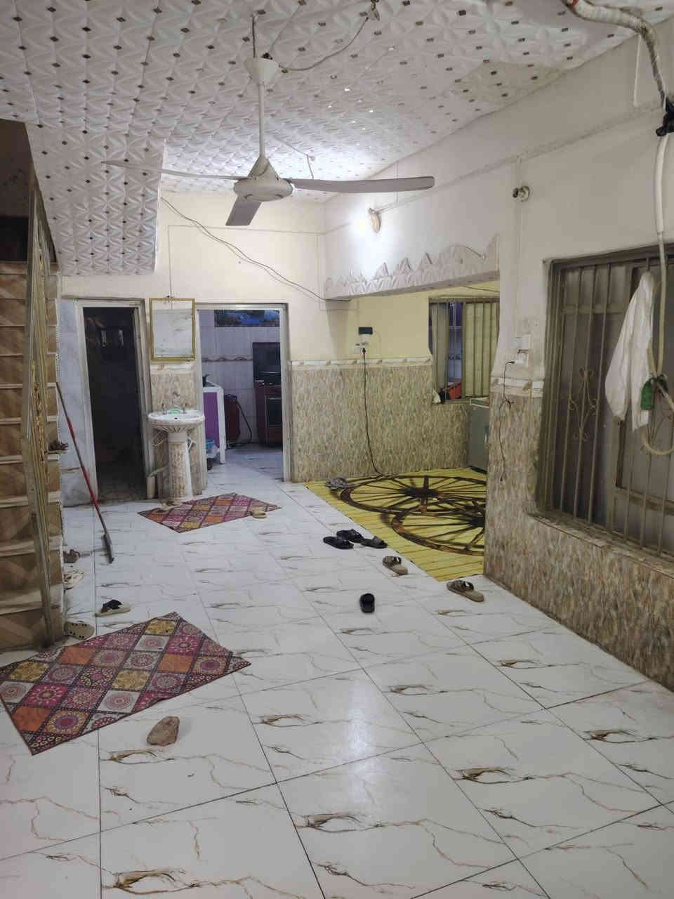 #اللهم_صل_على_محمد_وآل_محمد
#تم_تخفيظ_السعر 
بيت طابو صرف فى منطقه القشله الصوب الصغير #المساحه   ١٠٠ متر مربع  10*10  طابقين قرب الشارع العام #علما البيت الطابق الاول كونكريت اما الثاني عكاده يتكون البيت من

#الطابق_الأول  غرفه وصاله ومطبخ واستقبال وصحيات
#الطابق_الثاني  غرفه وصاله وصحيات
#السعرلدى المكتب حسب رغبه صاحب العقار
#للاستفساراكثرمراجعه مكتب الدرر او الاتصال
                          ***********
                      *********** #مكتب_الدرر_للعقارات
