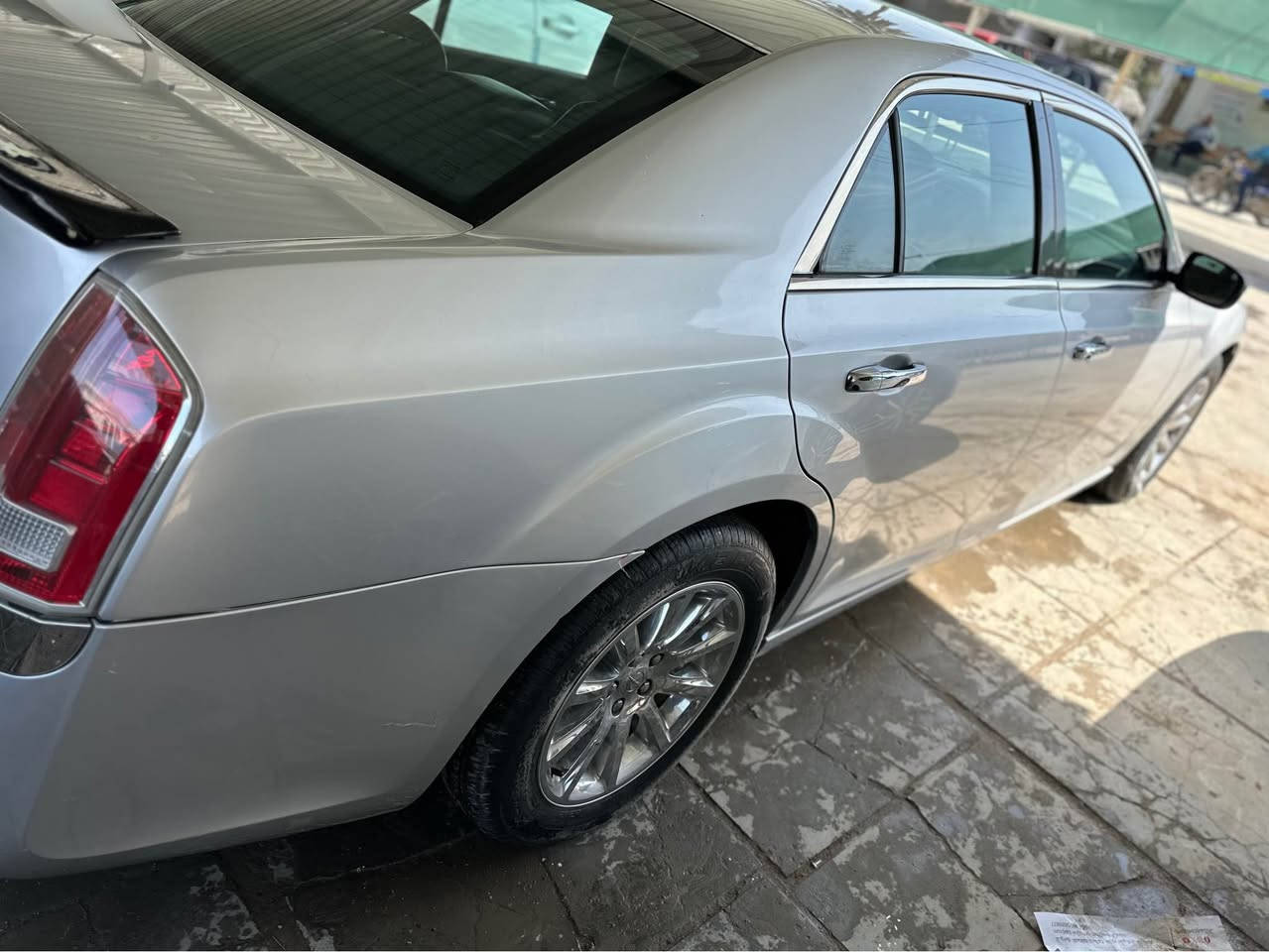 أوباما كرايسلر 300C كلين تايتل 2012
رقم بغداد باسمي
سنوية للـ29
مكفولة من الصبغ والتبديل
شاشة
تشغيل عن بعد
بصمة
كامرة
تخم تاير جديد
تبريد جديد
حدادية جديدة
مكينة وكير مكفولات
ماشية 112 ألف ميل

🟥 الـسـعـر 175

مكاني: الديوانية  : رقمي *********** ديوانية, القادسية
