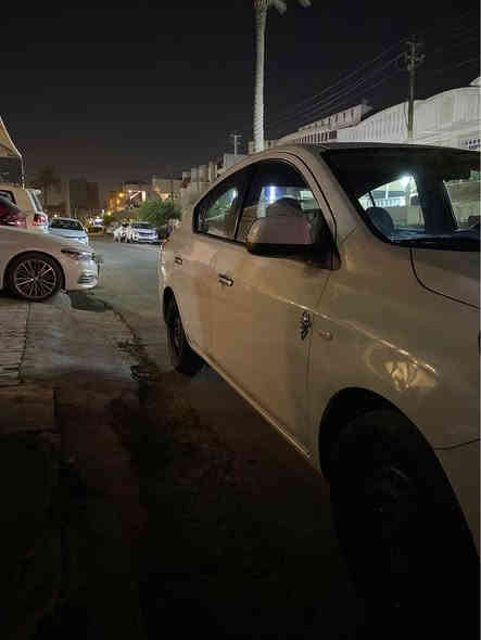 نيسان سني   ابيض موديل 2021 للبيع   او مراوس  رقم بغداد. ماشية 130الف كم  حادثها. جاملغ مبدل.  ابيض نفس الون  وطرف البنيد مصلح  بدون دواخل وبيها طخطات بسيطة.  السيارة كير محرك. تبريد. كله بشرط  صدر نظيف.  السيارة ب اسمي   السعر 103 يعني بشدة و3اوراق وبيها مجال للاستفسار  ***********
*********** بغداد
