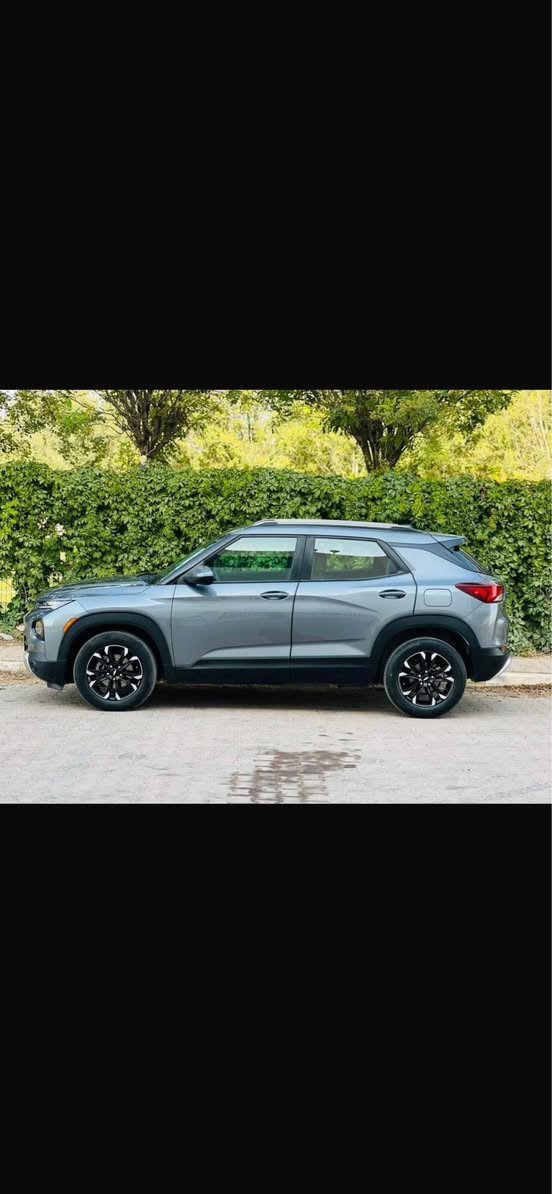 شوفرليت ترايل بلايزر LT
موديل :- 2022
السعر : 123  ورقة و مجال بسيط 🤏

المواصفات: LT

حجم المحرك 3 سلندر 1.3L توربو 
عداد المسافة  38 الف ميل 
رادار امامي وجانبي وخلفي
تنبيه الخروج عن المسار
كراسي مخمل
كرسي السائق كهرباء
اوتو ستوب
وضعيات قيادة
لايتات LED بالكامل
شاشه تحكم بالايعازات
تحكم ستيرن جهتين
بصمة ابواب وتشغيل وتشغيل عن بعد
صبغ :- بص قباغ صندوق صبغ بدون دواخل و بدون ارباك جميع ارباكات سليمه بلادي
سياره مرقم دهوك جاهز 
عنوان 📍عقرة
رقم تلفون و واتساب ☎️
*********** Singapore
