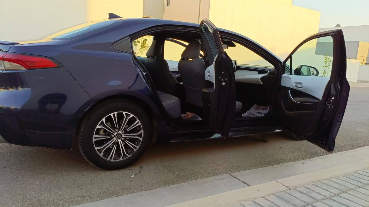 السلام عليكم ورحمة الله وبركاته
‏‎       ——— لـلـبـيع  ———
تويوتا كورولا.        — Toyota Corolla
‏‎وراد أمريكي.          —  ايرباك سليم  
‏‎الموديل                —  2020  
فئة                       —  SE
حجم المكينه      _2000 
‏‎اللون          —  نيلي / جويتي    
حالة السياره.  —  صبغ وتبديل دعامية وبنيد صبغ كامل وصبغ باب الصدر - قطعة صغيرة بارد في باب السايق -وبارد ٣ اصابع جاملغ خلفي

‏المواصفات 
-كشنات مخمل 
-شفتات ستيرن 
-ليد نهاري 
-شاره بالمرايه 
‏‎-شاشه كبيره تدعم نظام الأبل كار باي ونظام الاندرويد 
‏‎-كرسي السايق  بحركه كهربائيه 
‏‎-تبريد منفصل 
‏‎-تحكم ستيرن جهتين 
‏‎-تحديد سرعه 
‏‎-مانع انزلاق 
-رادار امامي 
‏‎-تحديد مسار 
- تنبيه ما قبل الاصطدام
‏‎-كامره خلفيه
‏‎باقي المواصفات المعروفه 
‏‎السعر            — 120$
رقم السياره    — بغداد  
‏‎موقع  السياره — بغداد 
الاستفسار _ متوفر واتساب  ‭(***********) 
                             (***********)
